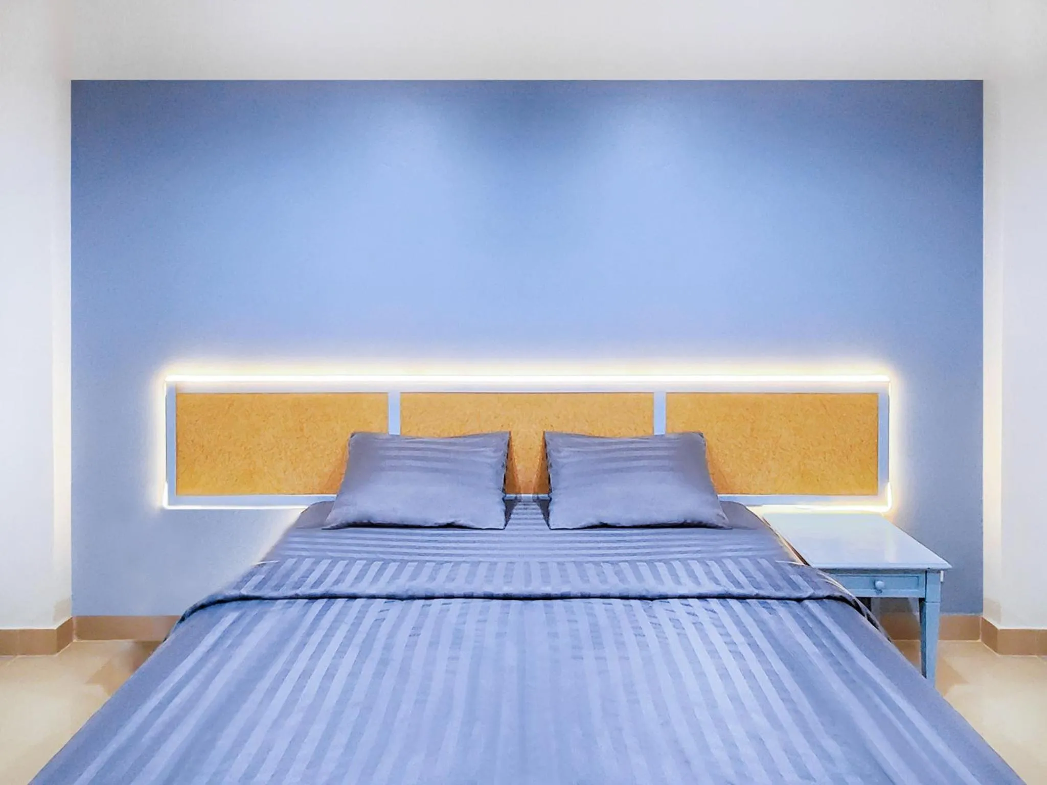 Chateau Hotel & Apartments
