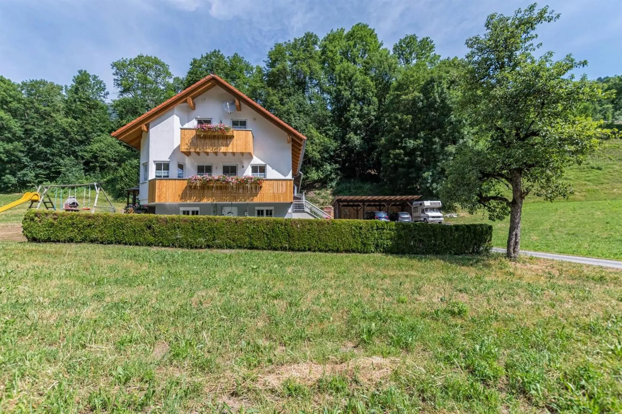 Property building in Apparthaus Schuchter