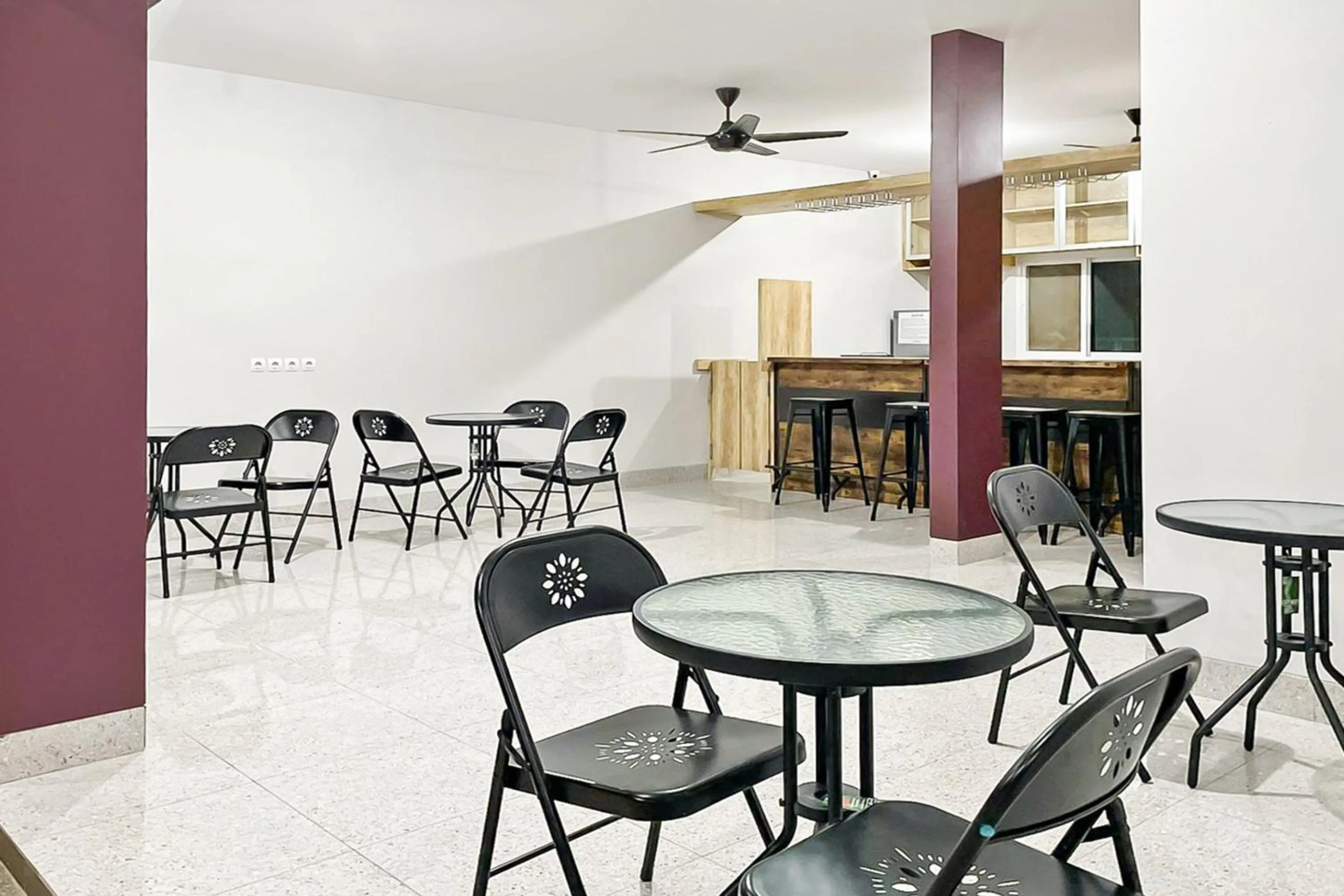 Lobby or reception in Hotel O Kbr Home