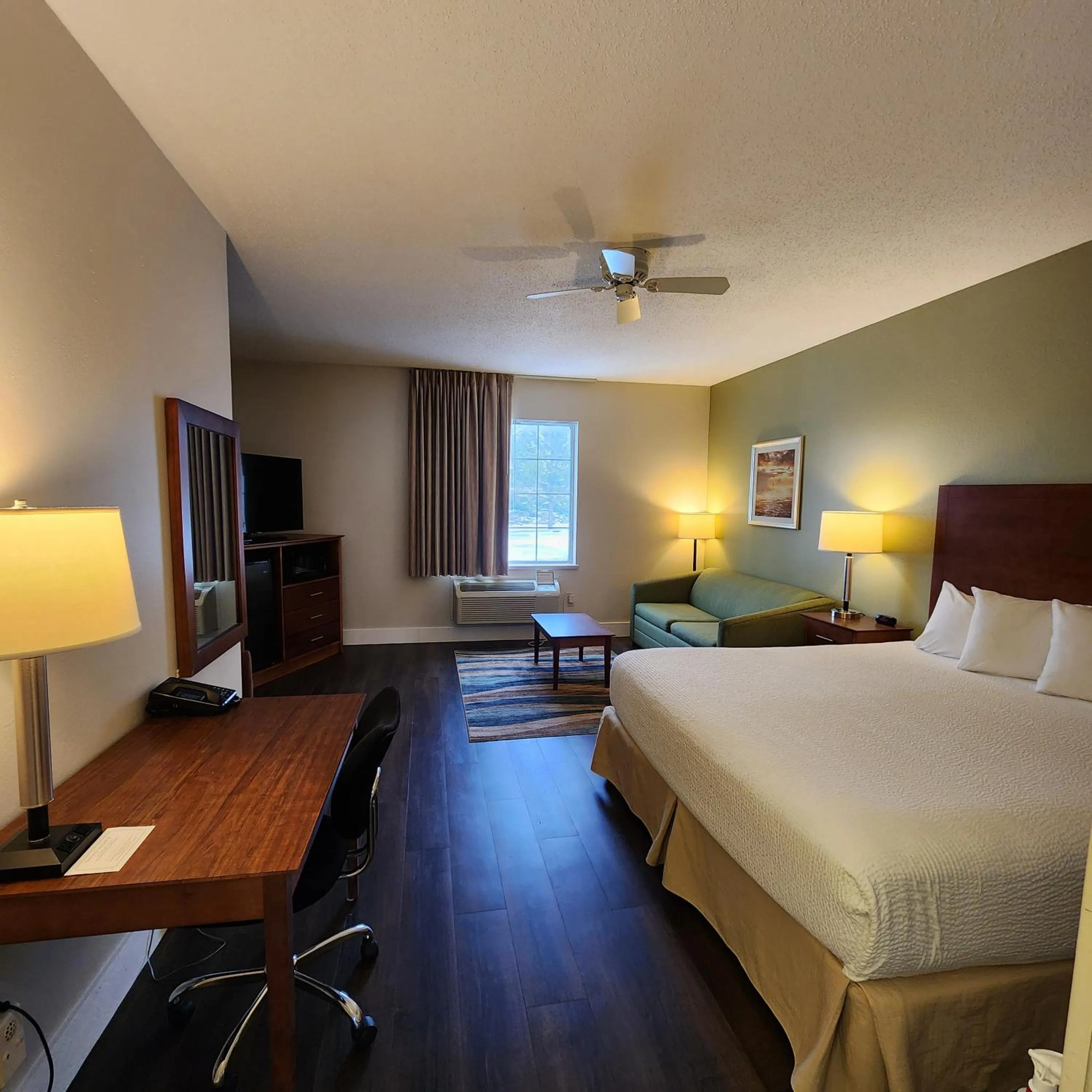 Photo of the whole room, Bed in Baymont by Wyndham Mackinaw City