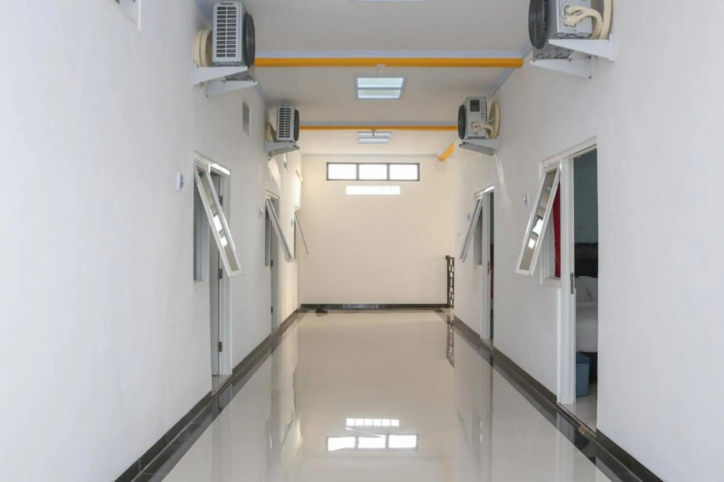 Property building in RedDoorz Syariah near Suncity Mall Madiun Property building in RedDoorz Syariah near Suncity Mall Madiun