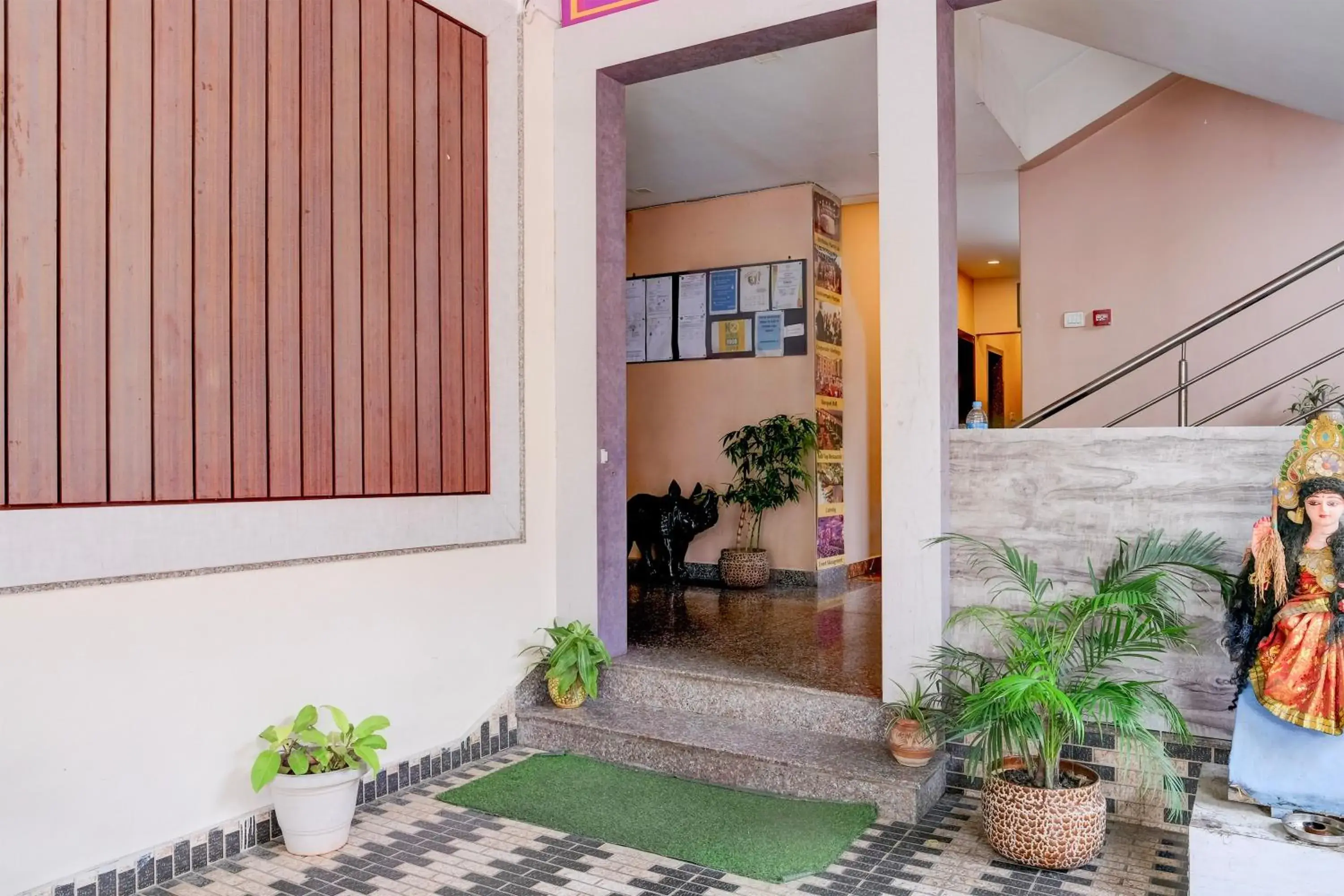 Facade/entrance in Super Townhouse Beltola Tiniali Formerly Hotel Pratishtha Facade/entrance in Super Townhouse Beltola Tiniali Formerly Hotel Pratishtha