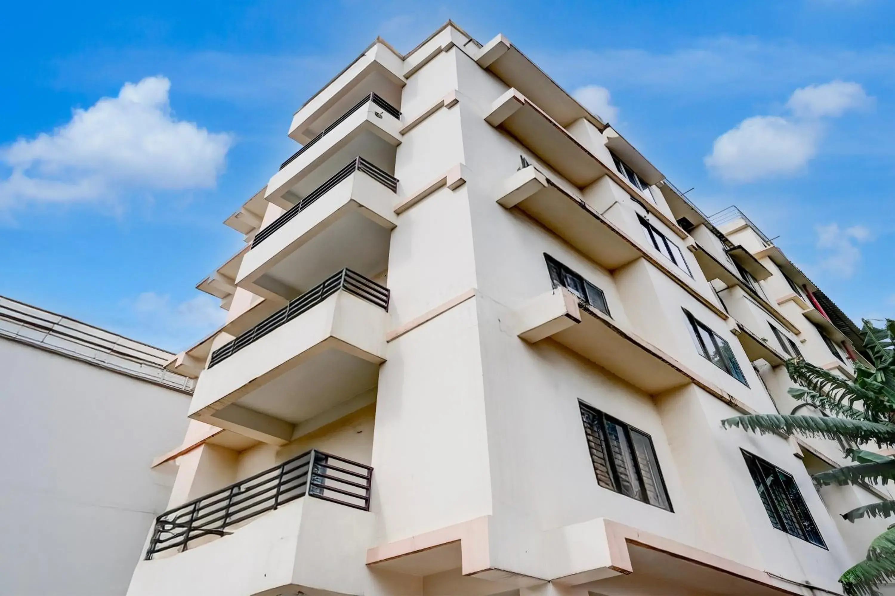 Facade/entrance in Super Townhouse Beltola Tiniali Formerly Hotel Pratishtha Facade/entrance in Super Townhouse Beltola Tiniali Formerly Hotel Pratishtha