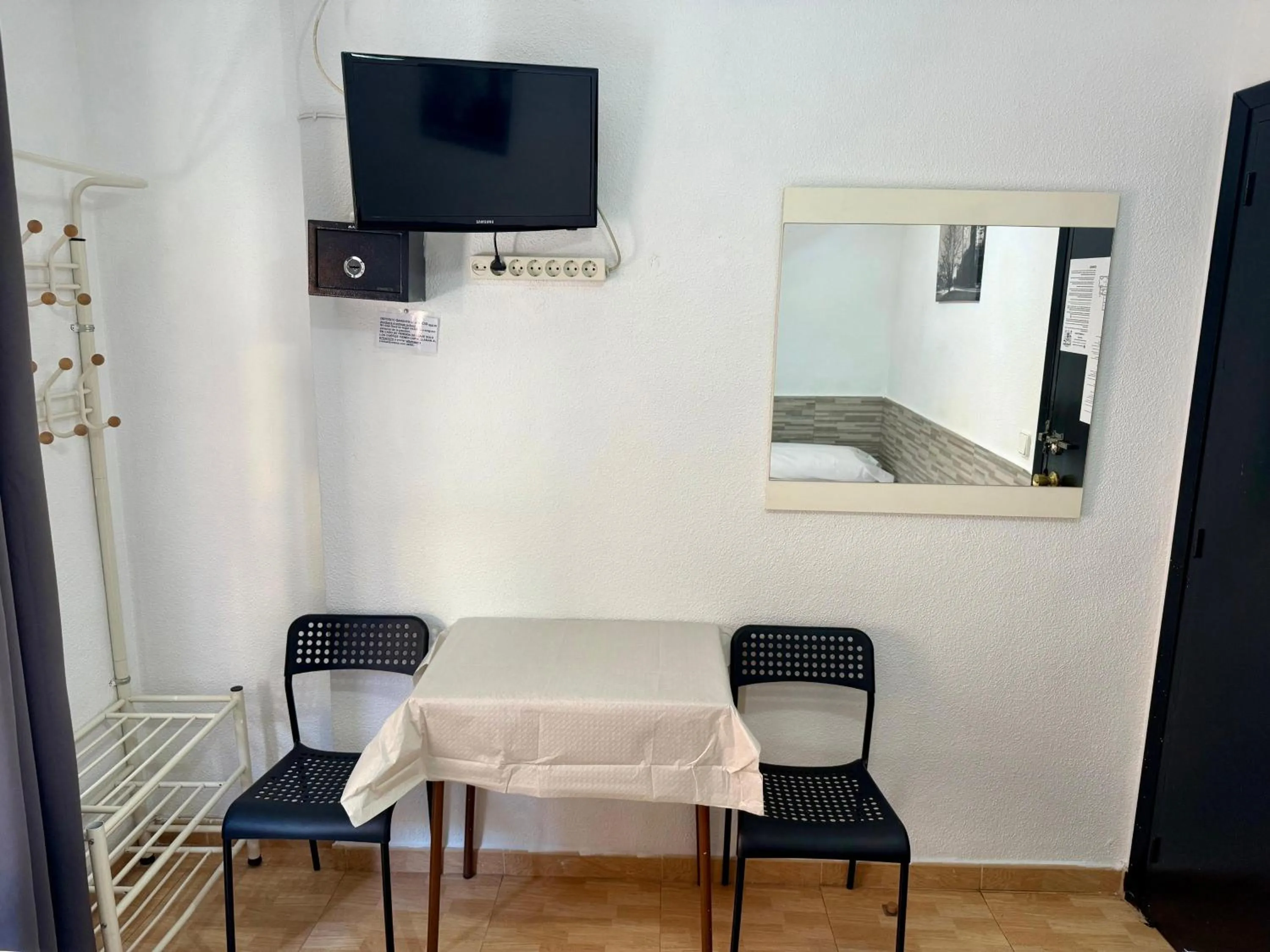 TV and multimedia in PENSIÓN ROSA
