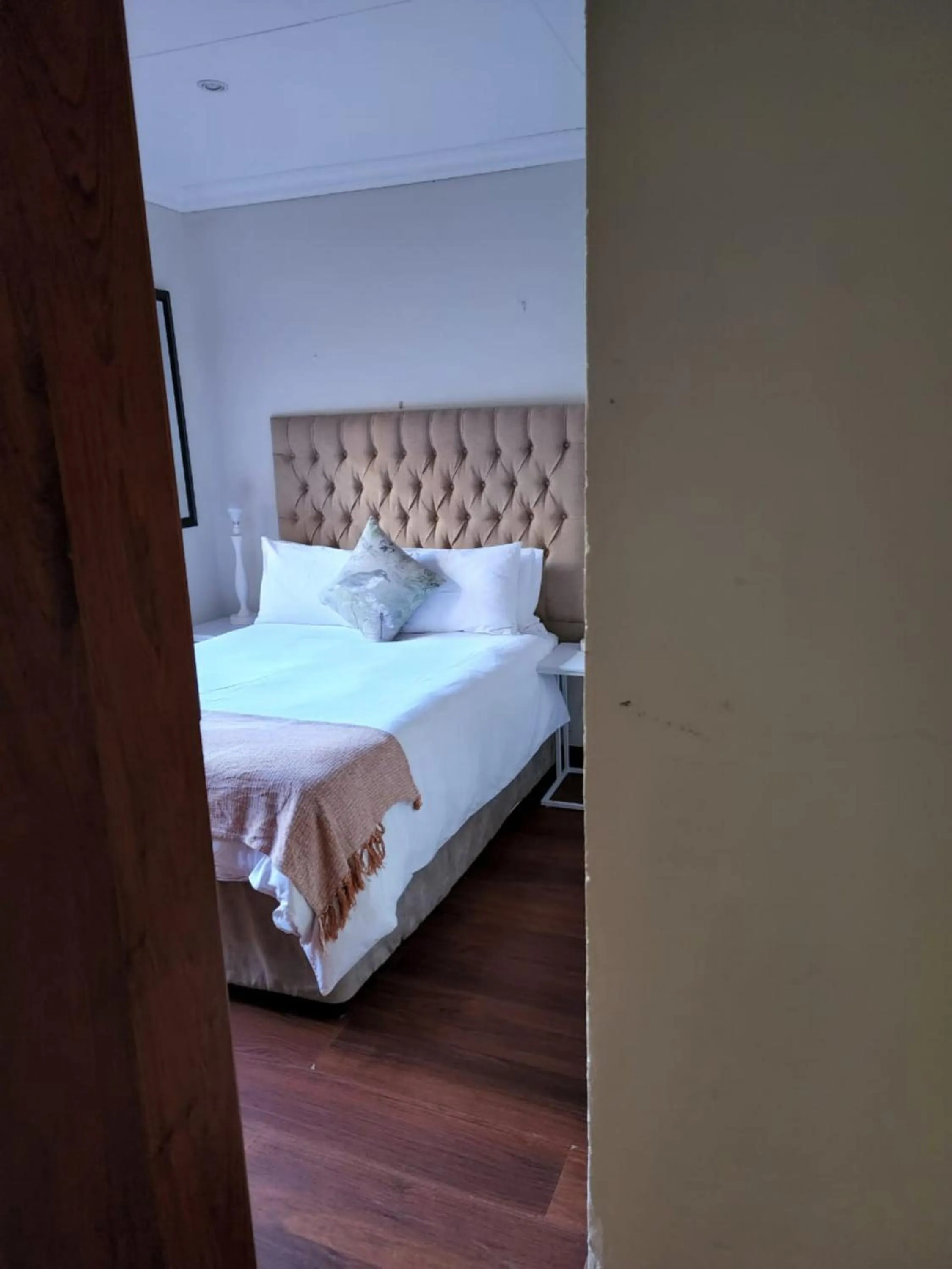Photo of the whole room, Bed in The Hills Guest House