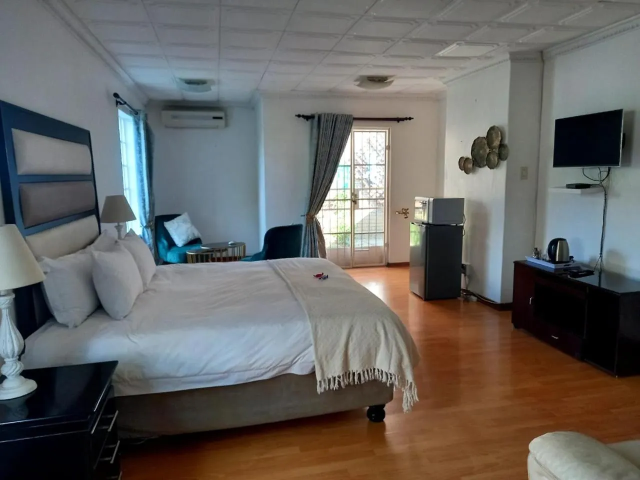 Bedroom, Bed in The Hills Guest House