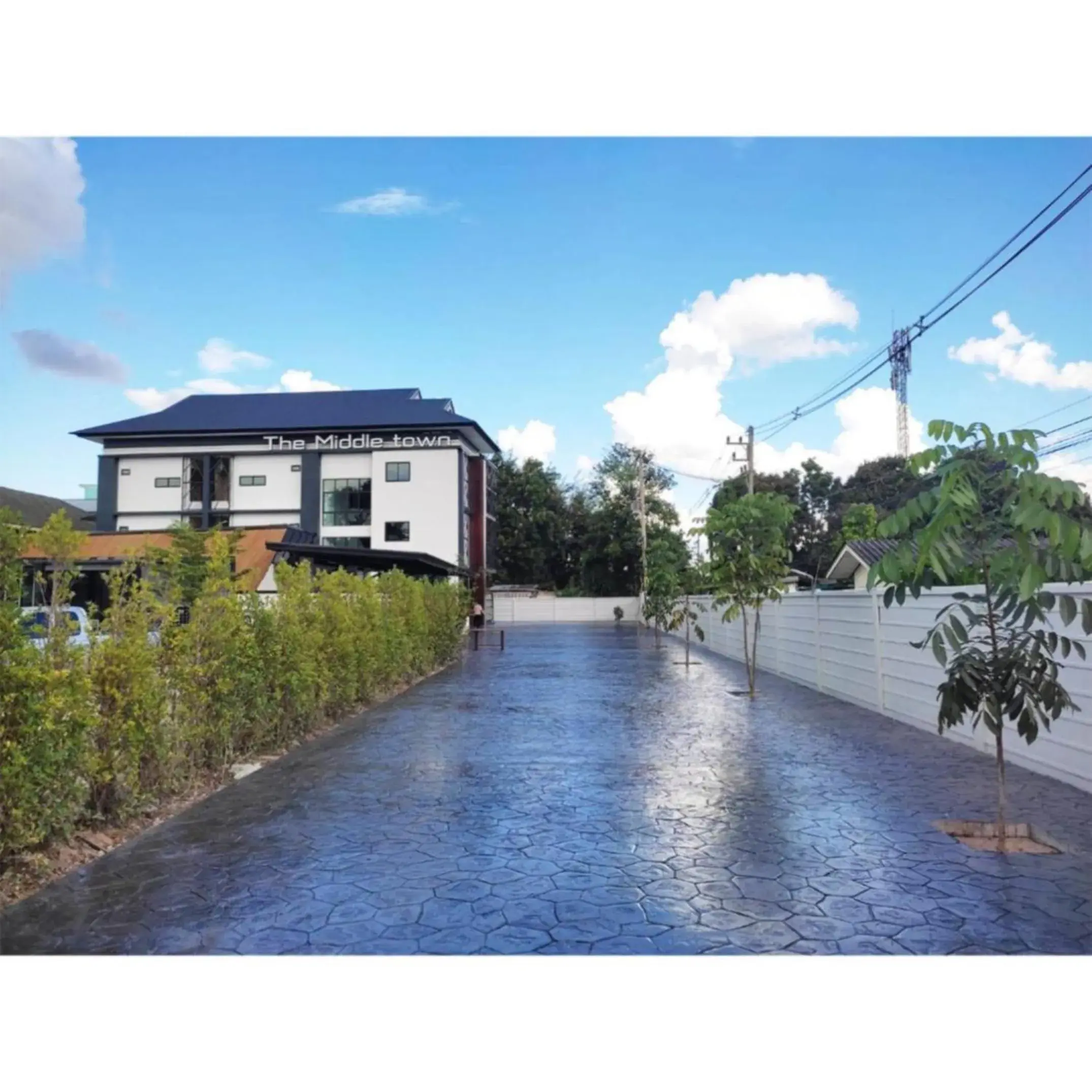 Property building in The Middle Town SHA Property building in The Middle Town SHA