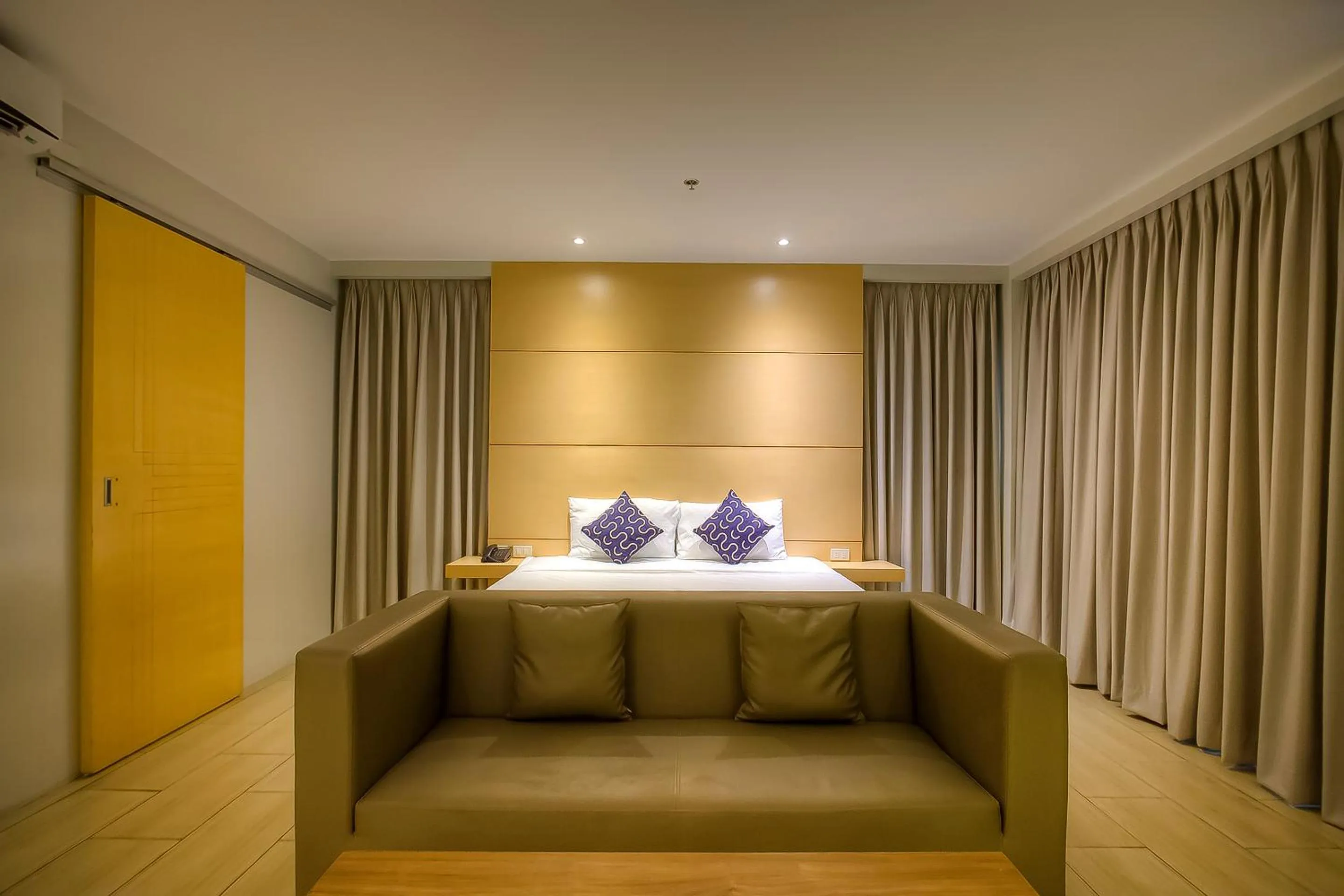 Bedroom, Bed in Capital O 827 Speciale Hotel