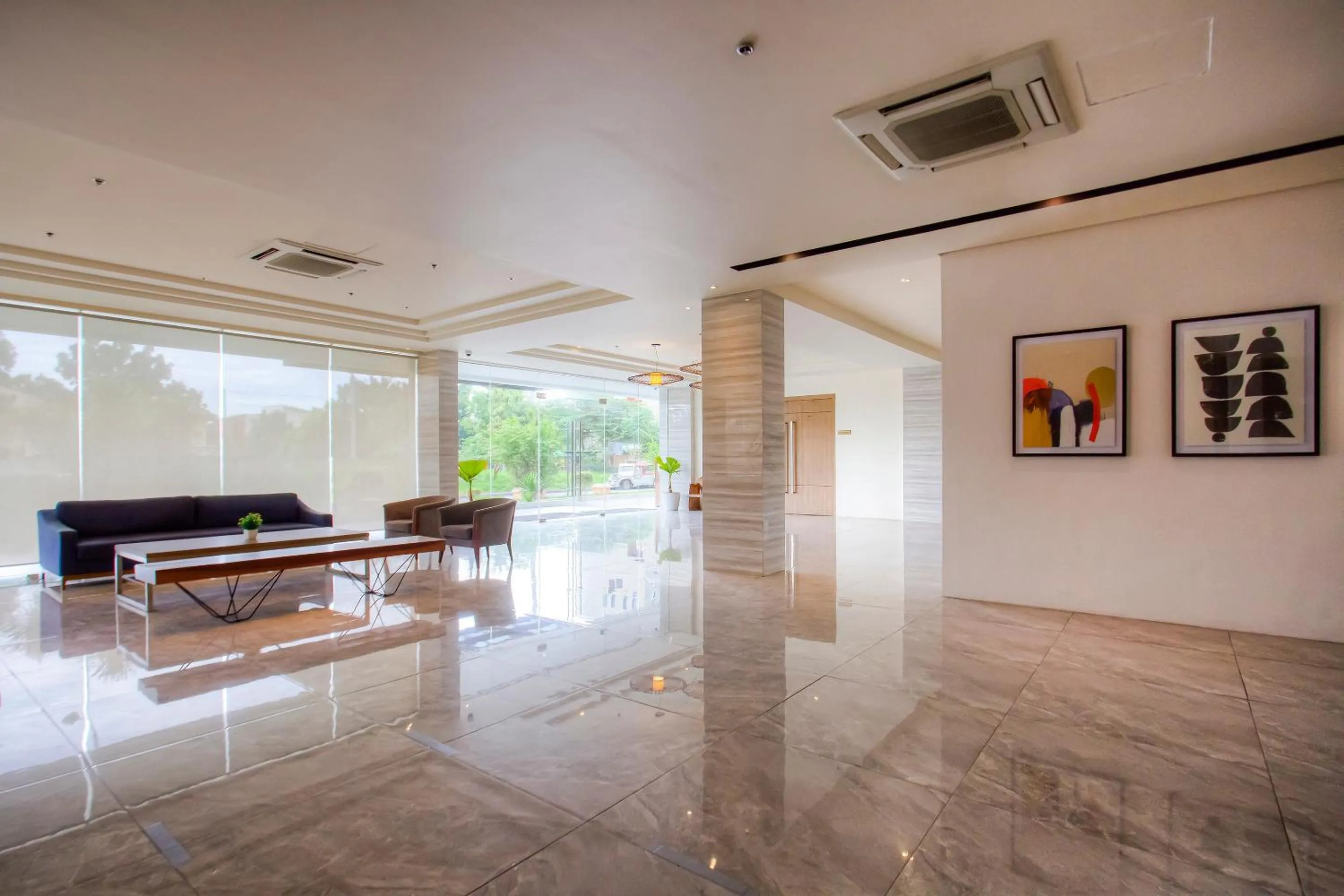 Lobby or reception in Capital O 827 Speciale Hotel