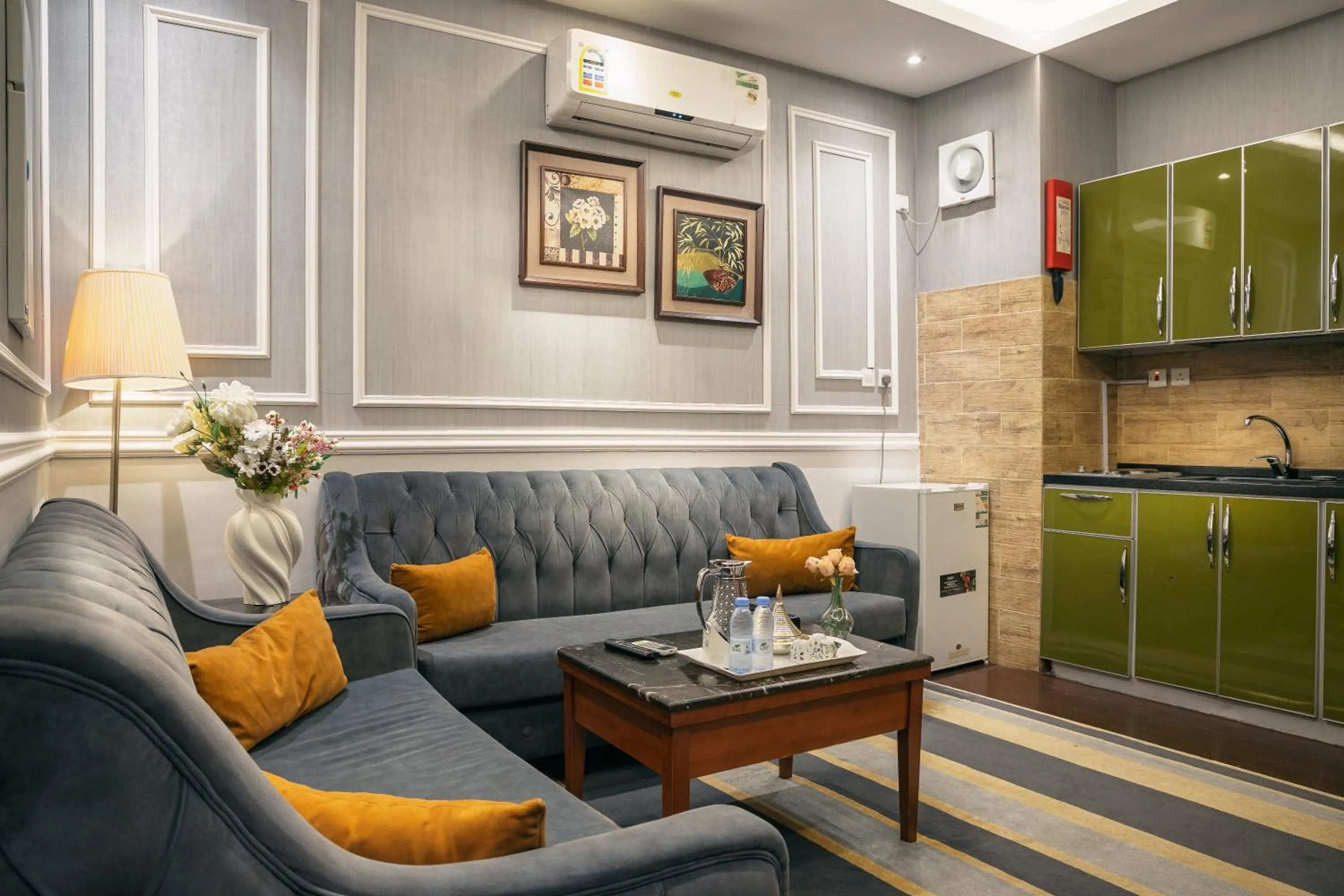 Kitchen or kitchenette in شاطيء الحياة للشقق المخدومة