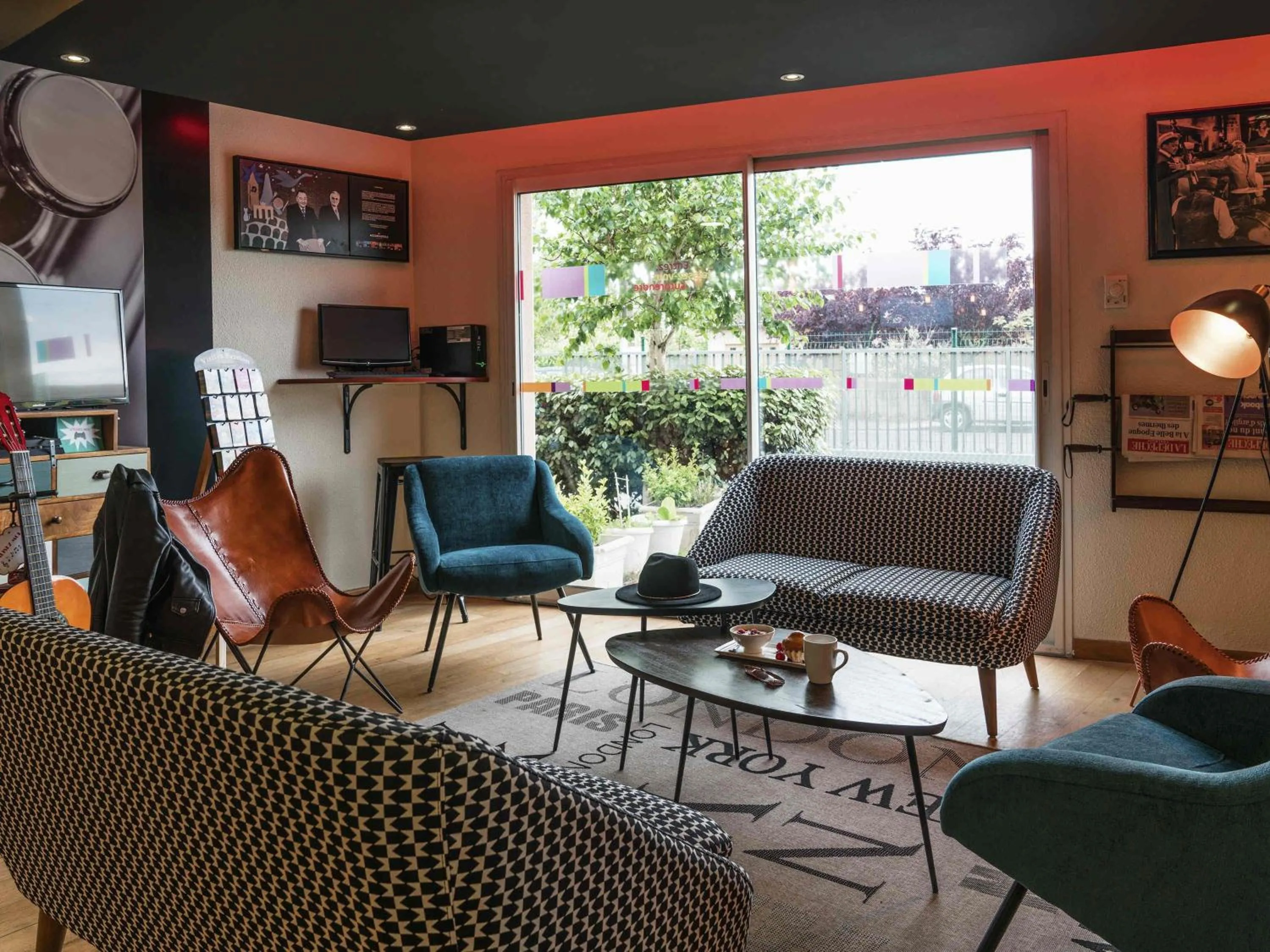 Lounge or bar in Ibis Styles Toulouse Blagnac Aéroport