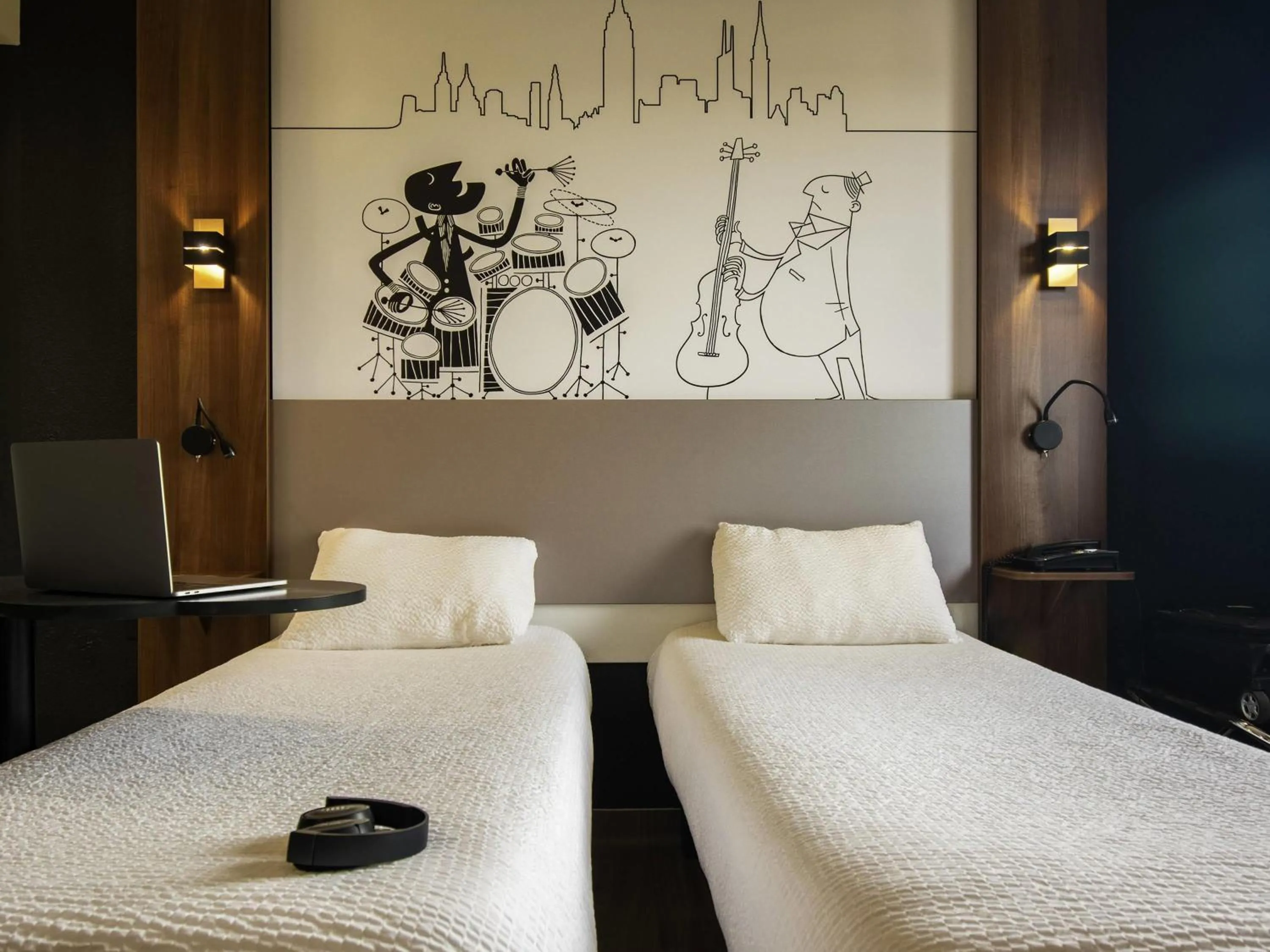 Bedroom, Bed in Ibis Styles Toulouse Blagnac Aéroport