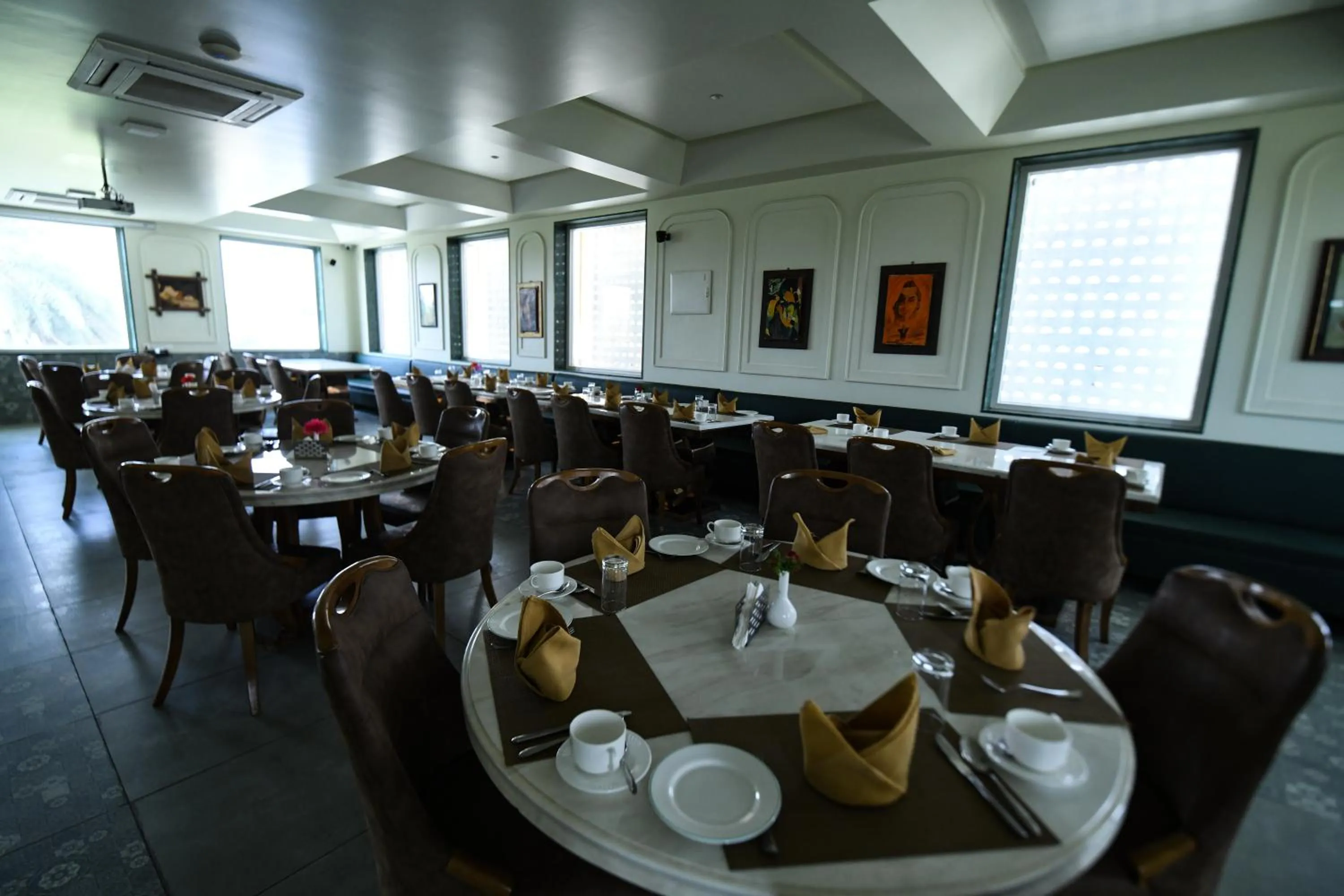 Restaurant/places to eat in Stardom Resort Jaipur