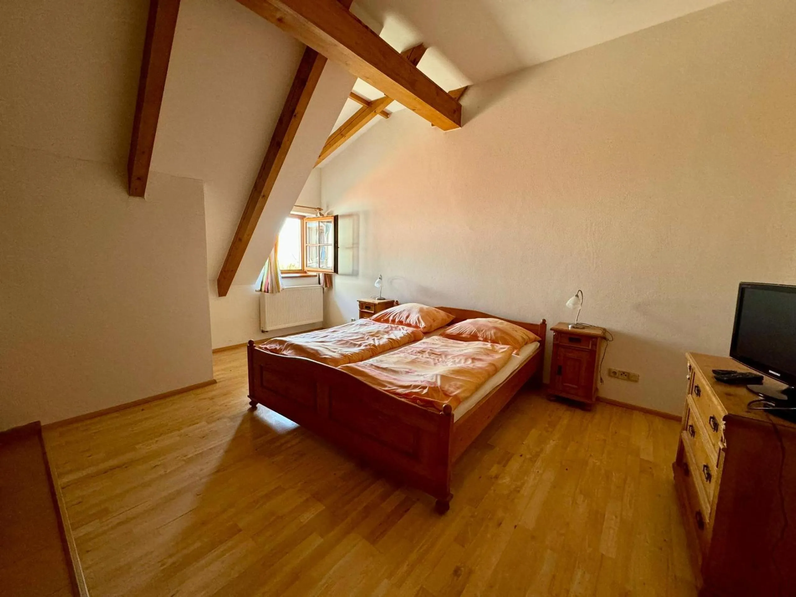 Bed in Hotelový a jezdecký areál Dvůr Krutěnice