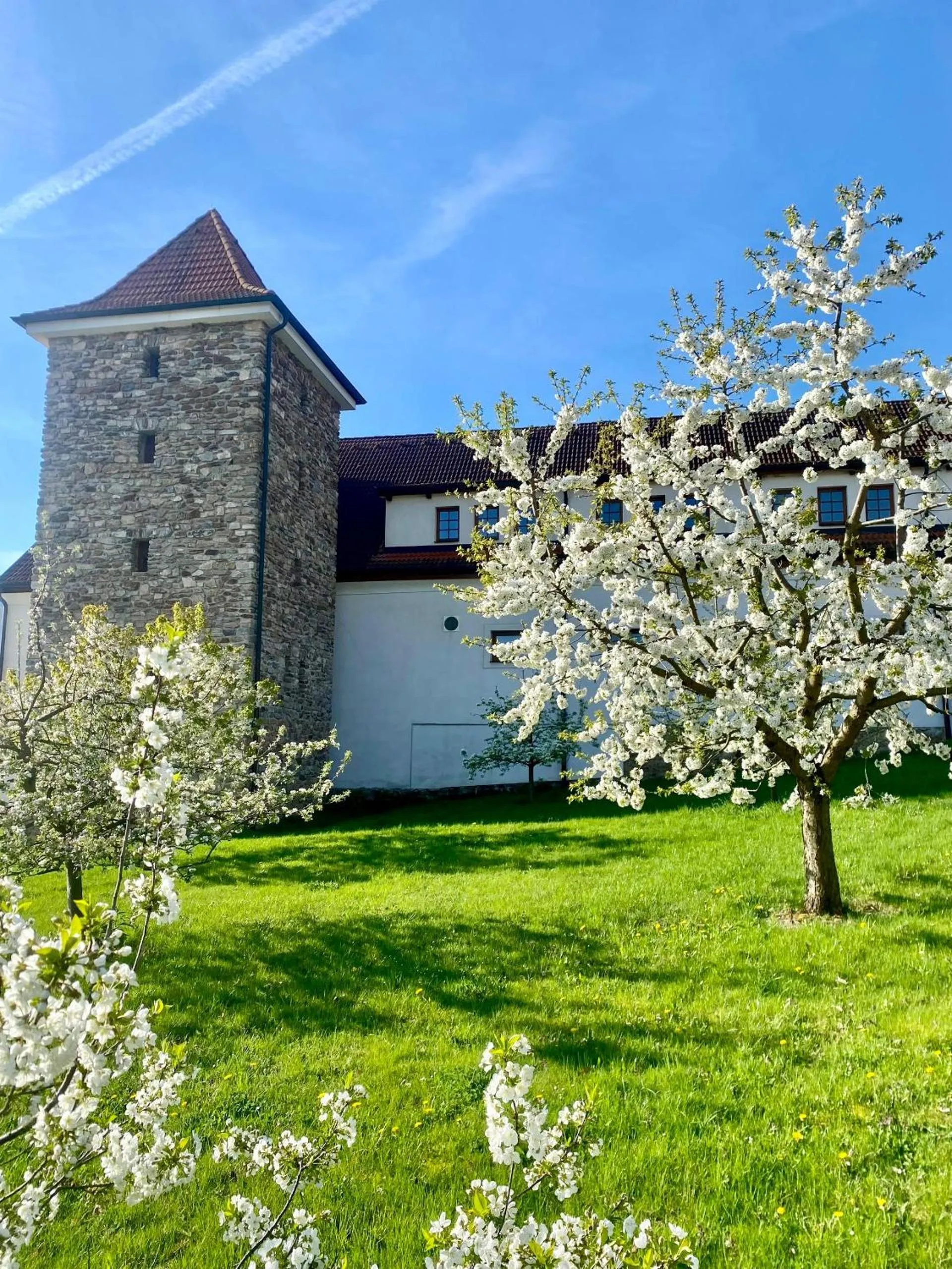 Hotelový a jezdecký areál Dvůr Krutěnice