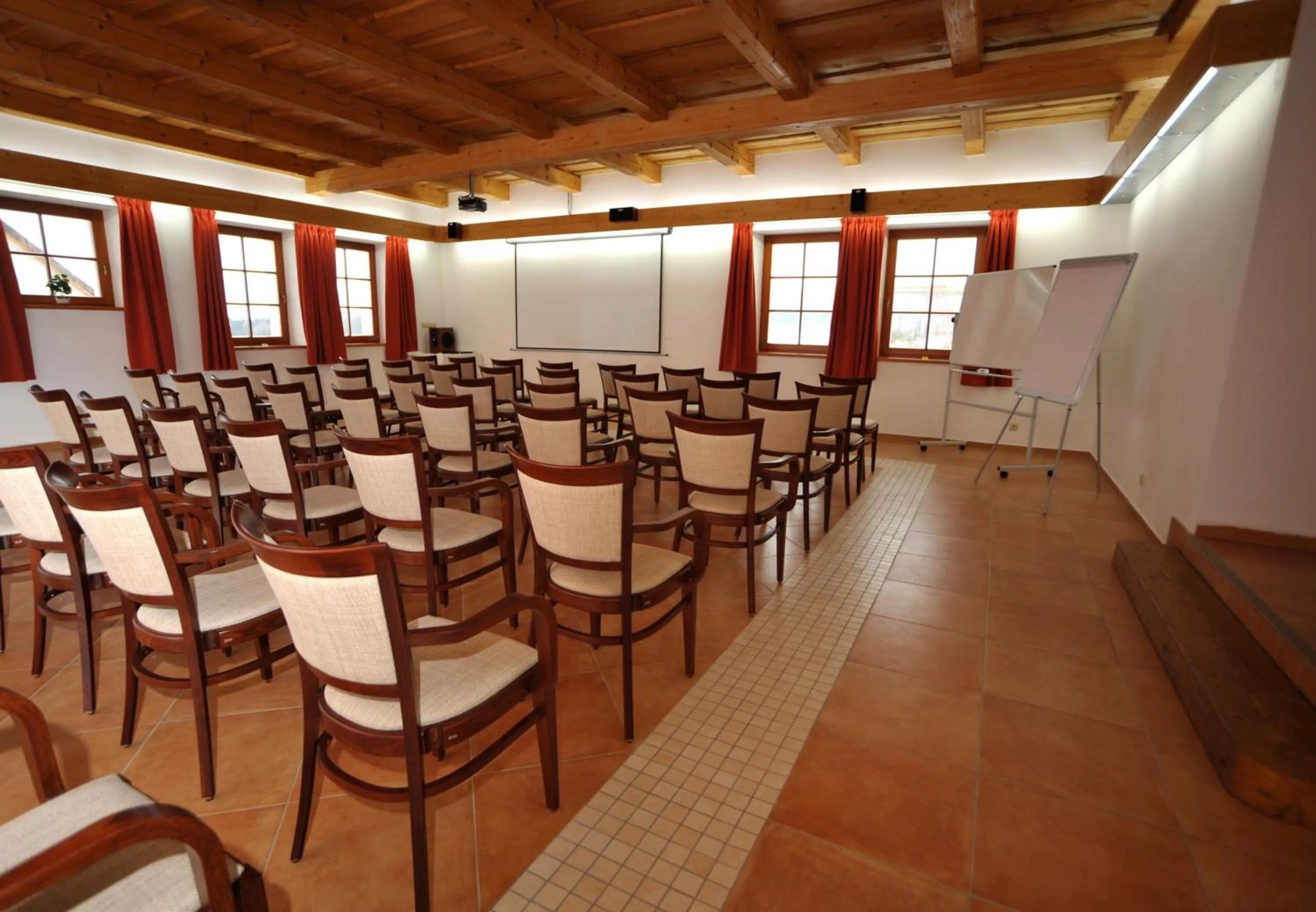 Business facilities in Hotelový a jezdecký areál Dvůr Krutěnice