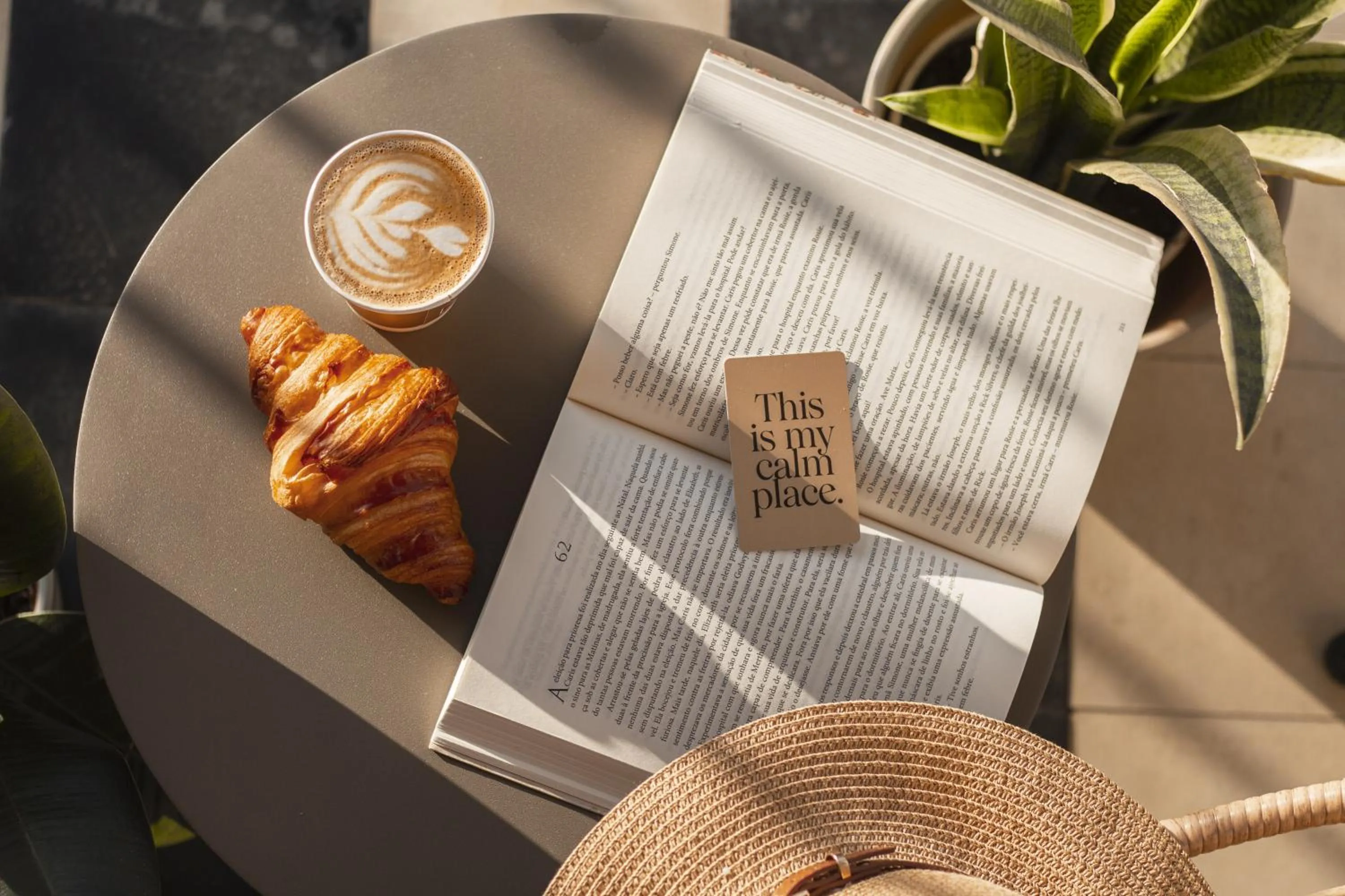 Food and drinks in room Select Tetuán