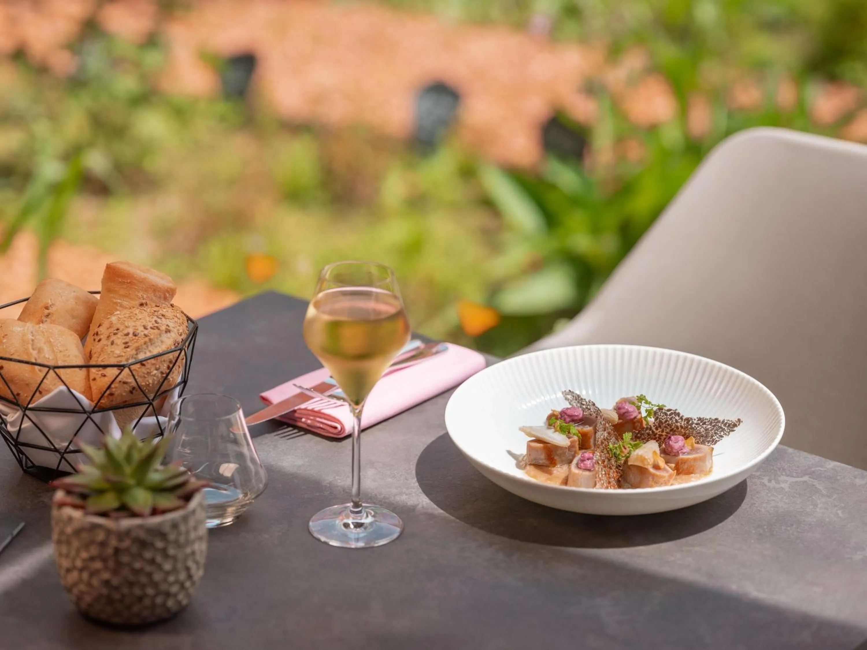 Food and drinks in Radisson Blu Hotel Toulouse Airport