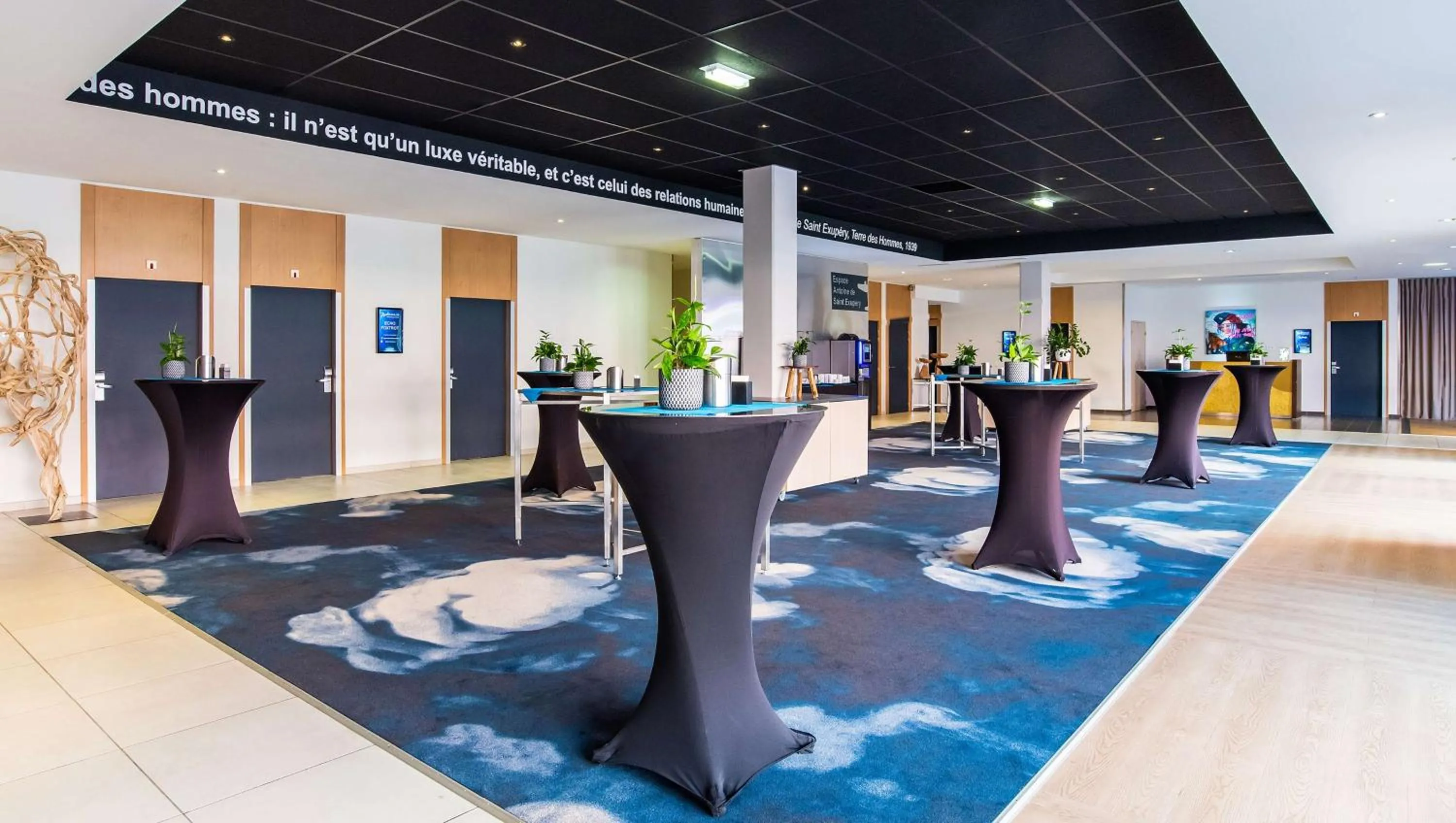 Meeting/conference room in Radisson Blu Hotel Toulouse Airport