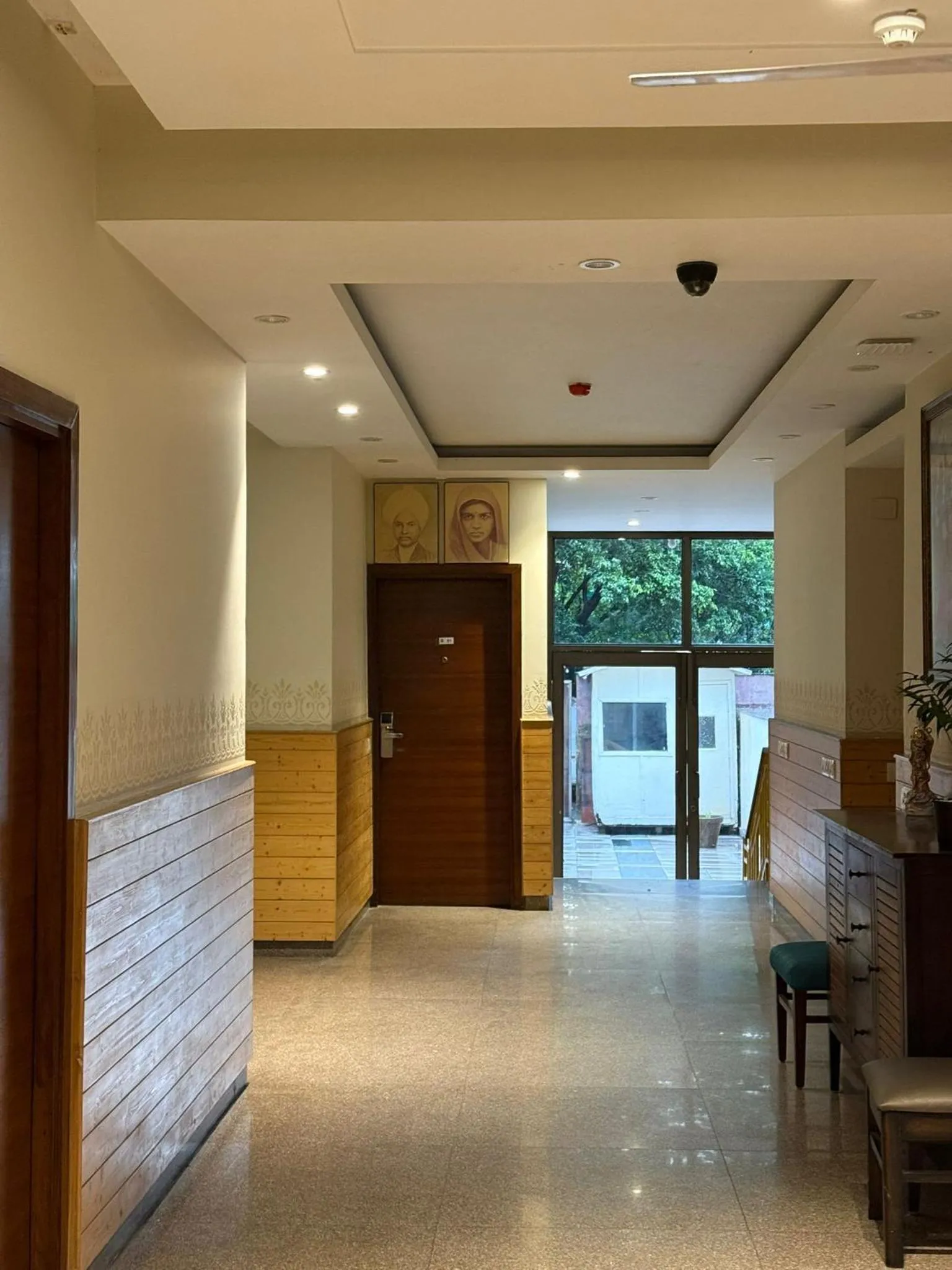 Lobby or reception in UDS Villa - Next to VFS, Walking to Connaught Place