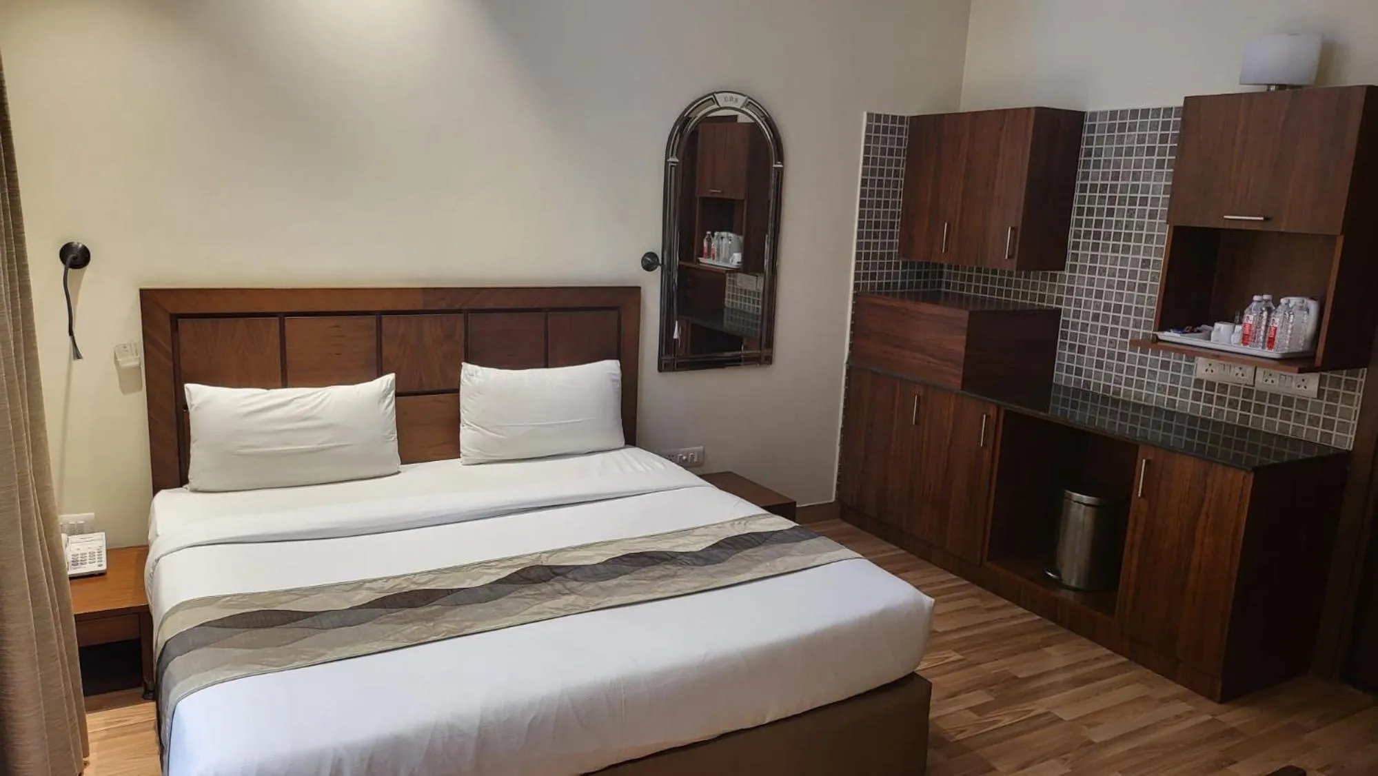Bedroom, Bed in UDS Villa - Next to VFS, Walking to Connaught Place