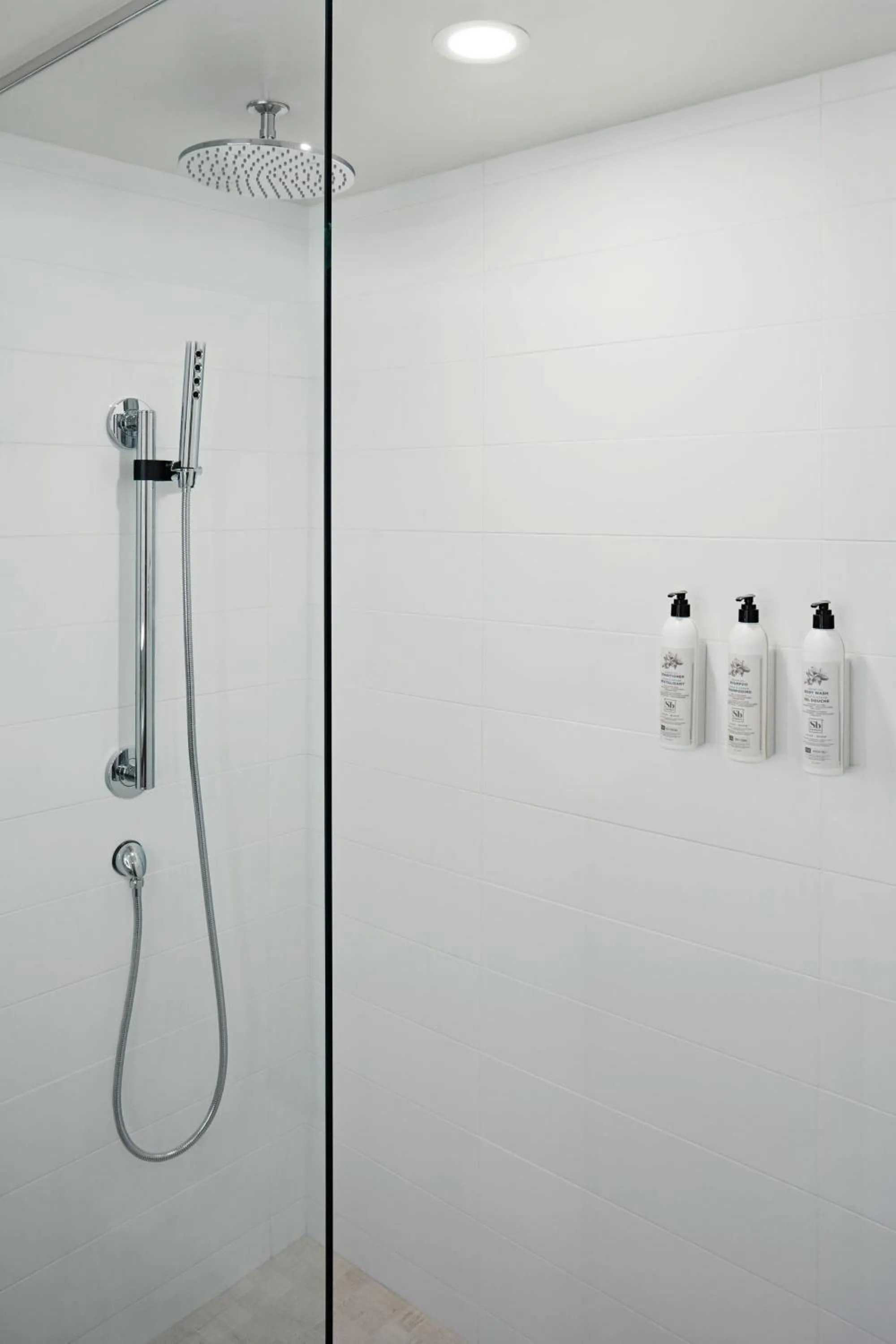 Bathroom in Delta Hotels Calgary Airport In-Terminal