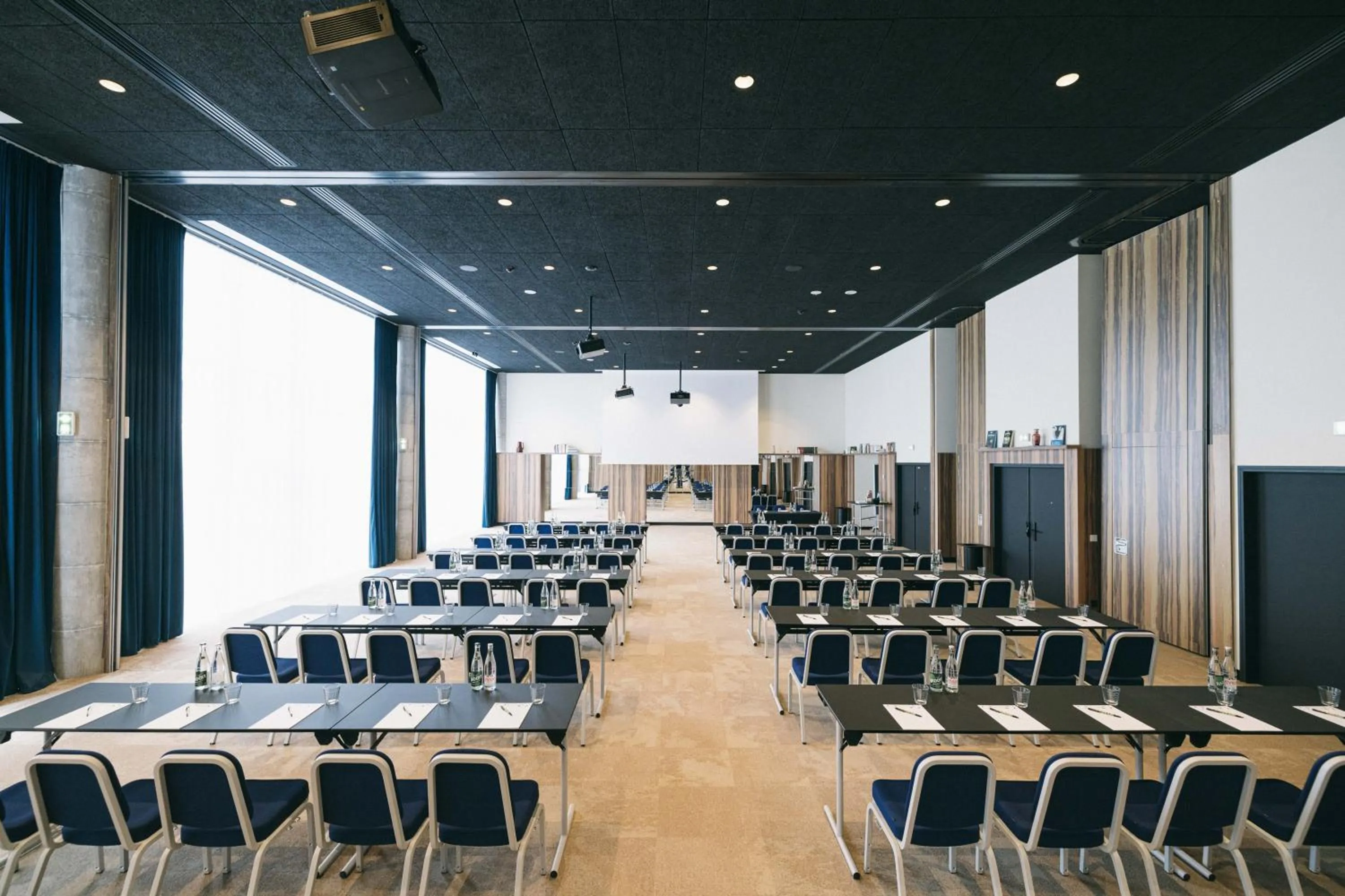 Banquet/Function facilities in KOPSTER Hotel Residence Paris Ouest Colombes