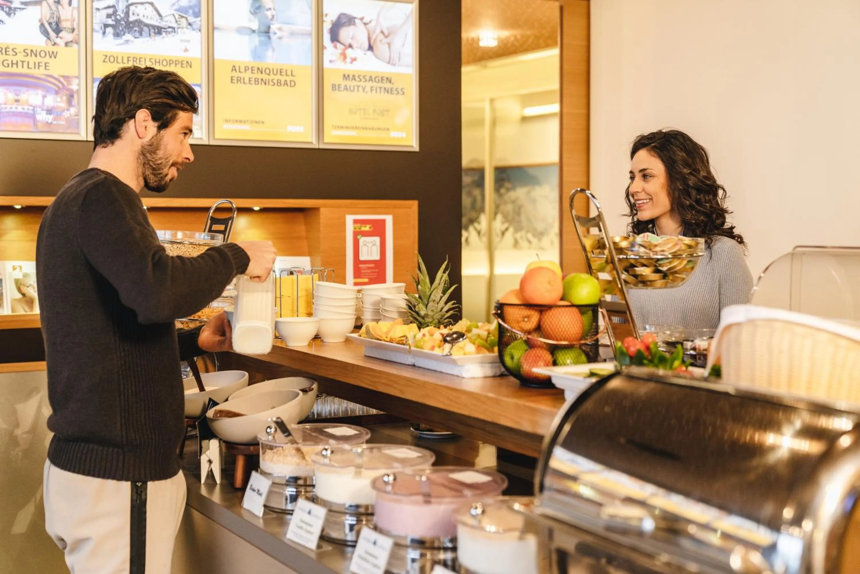 Breakfast in Smart-Hotel