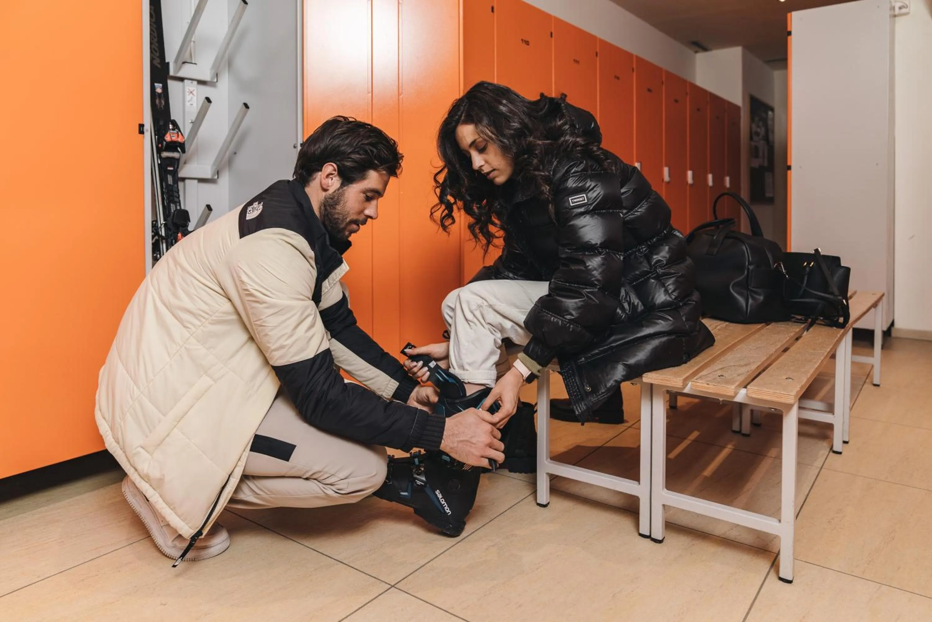 Skiing in Smart-Hotel