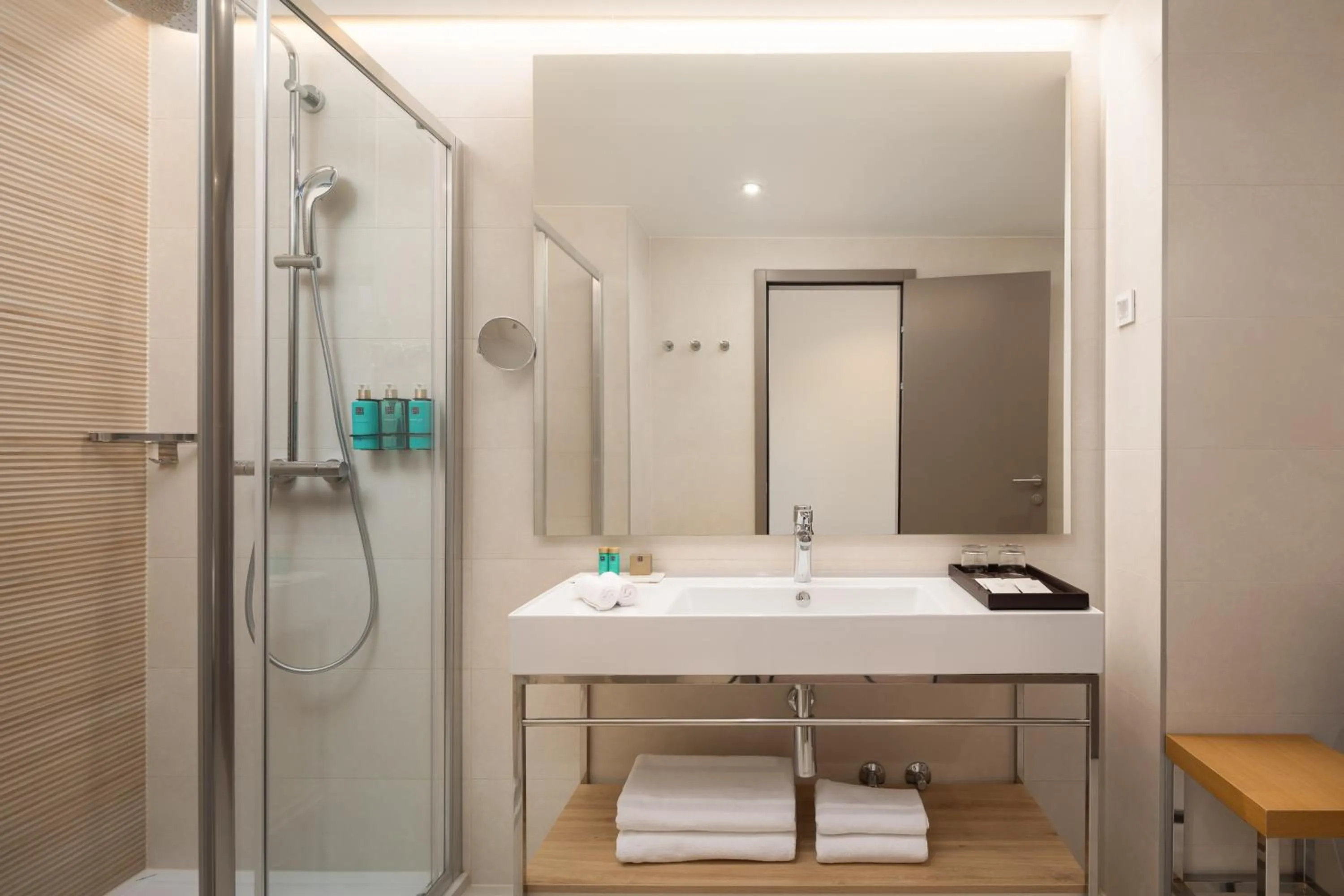 Shower in Aminess Laurel Khalani Hotel