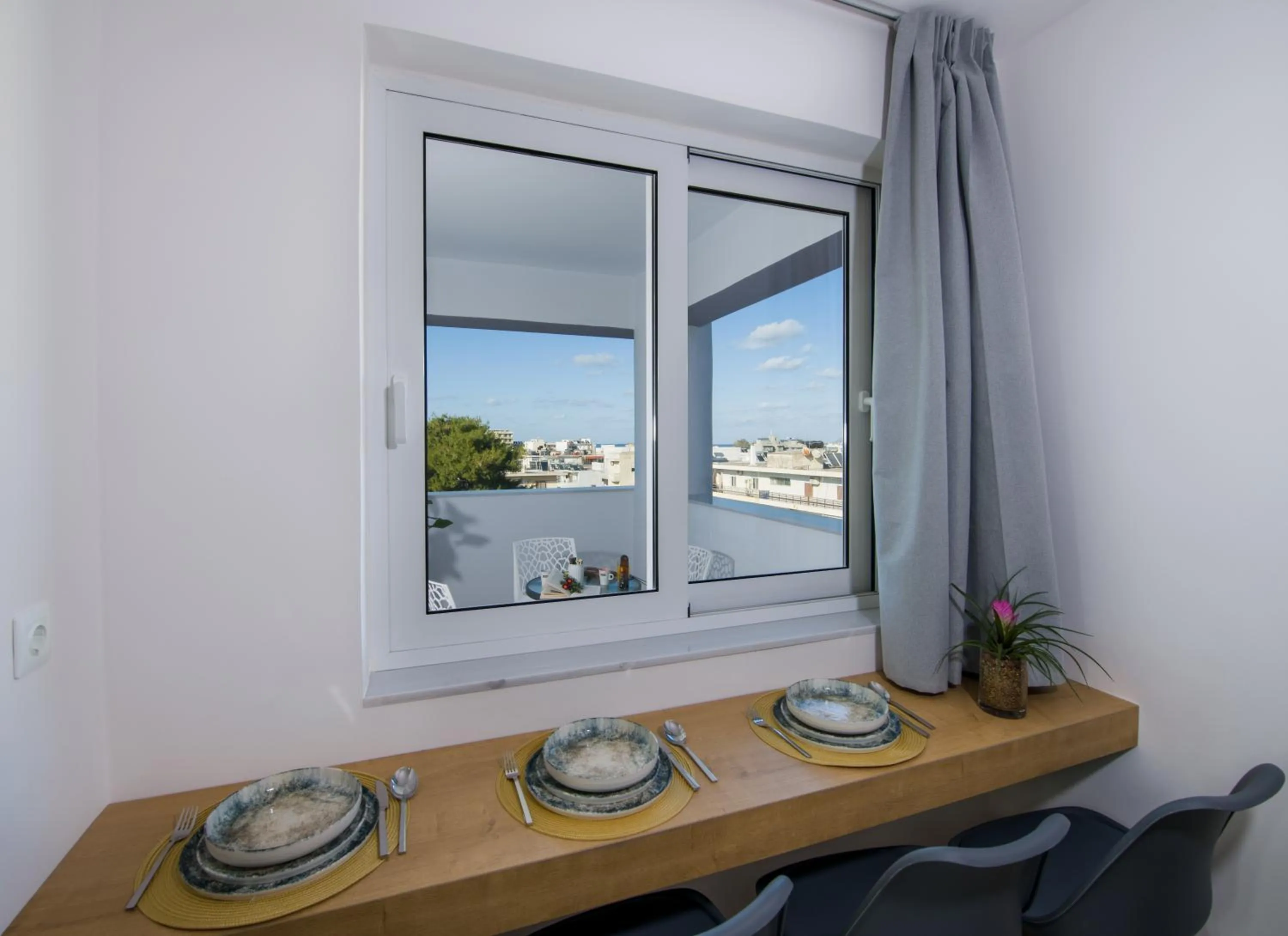 Dining area in Deluxe City Hotel