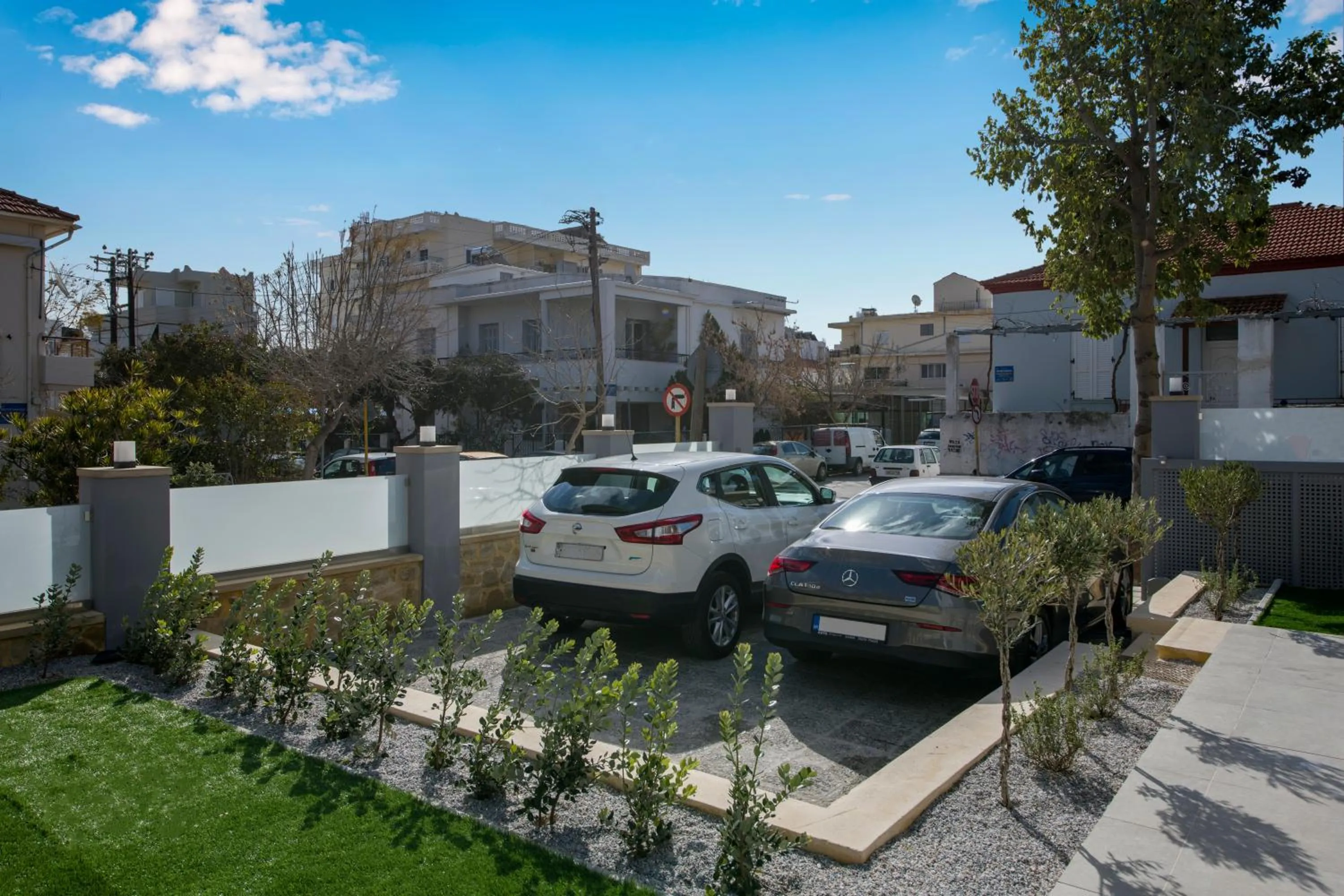 Property building in Deluxe City Hotel