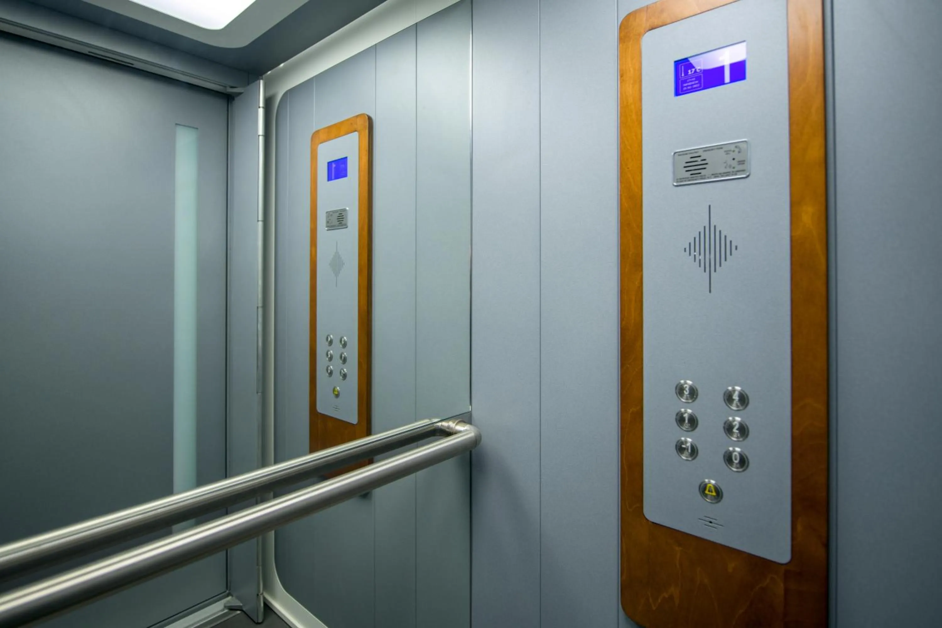 Property building in Deluxe City Hotel