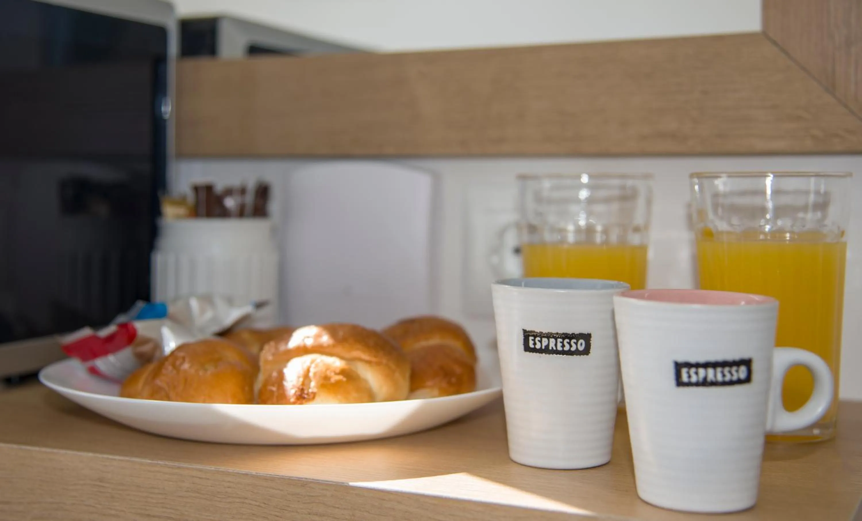 Food and drinks in Deluxe City Hotel