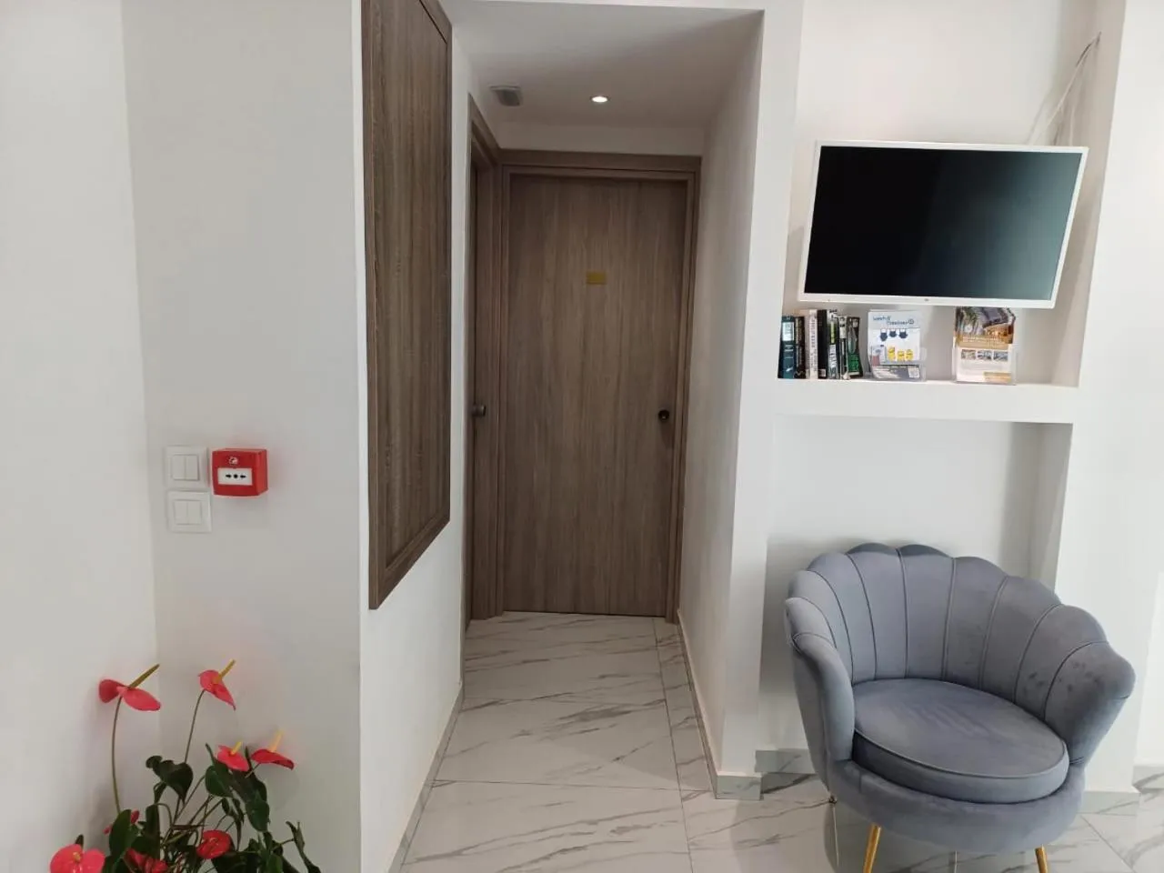 Lobby or reception in Deluxe City Hotel