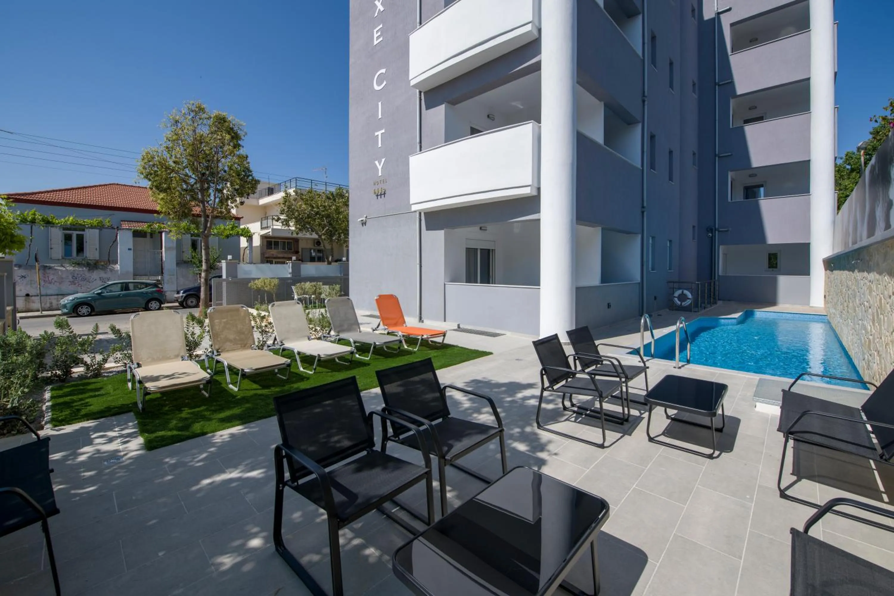 Street view in Deluxe City Hotel