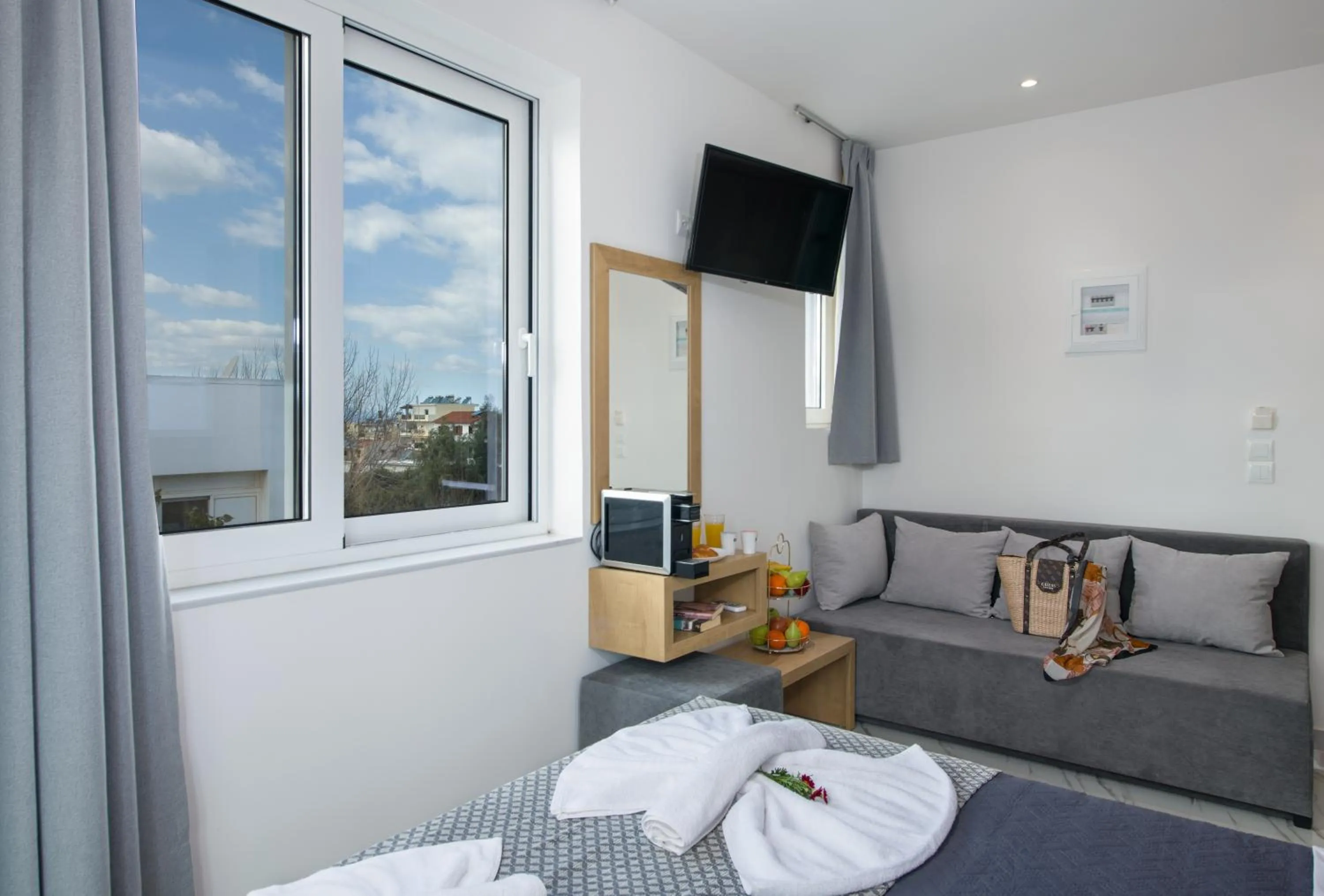 Seating area in Deluxe City Hotel