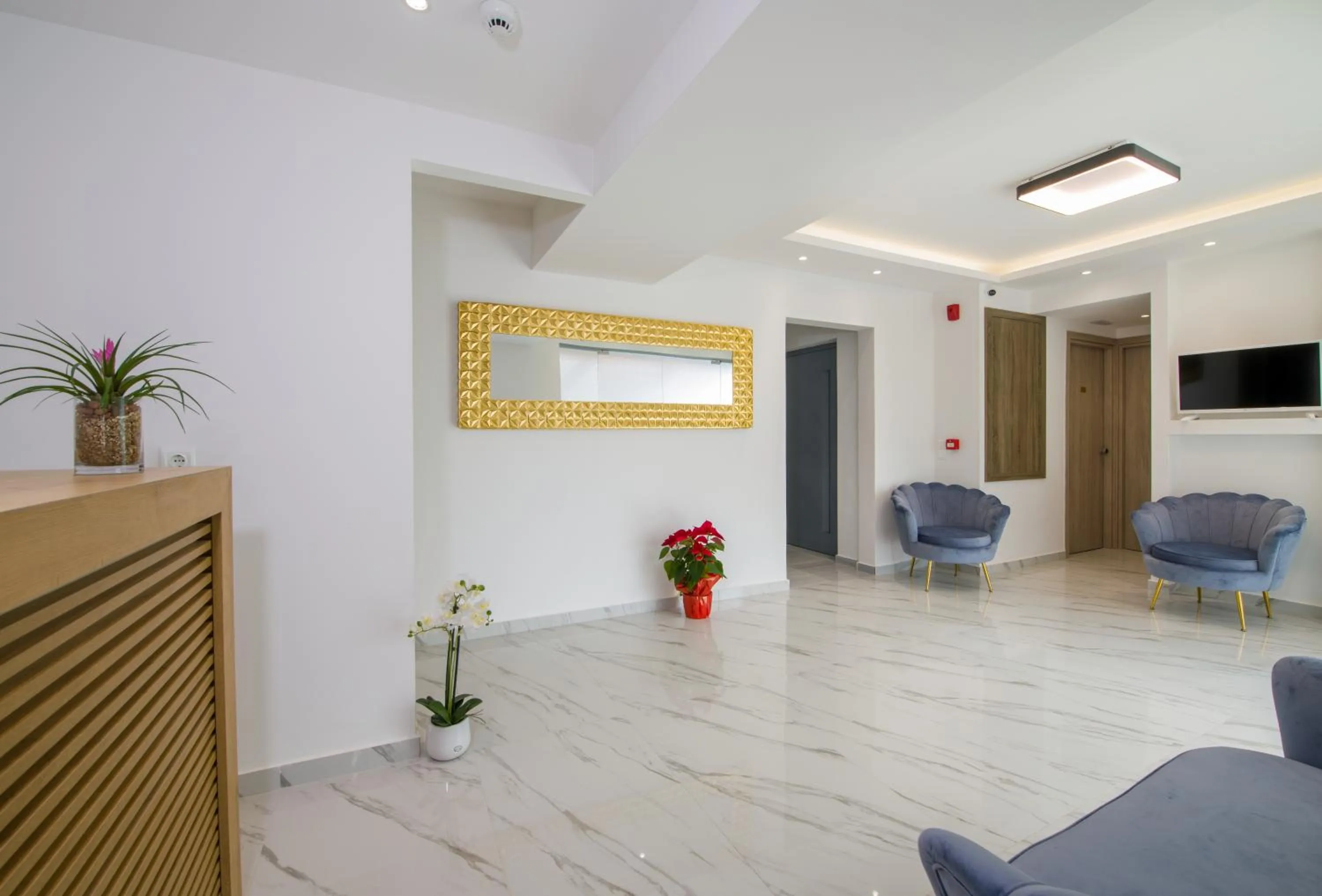 Lobby or reception in Deluxe City Hotel