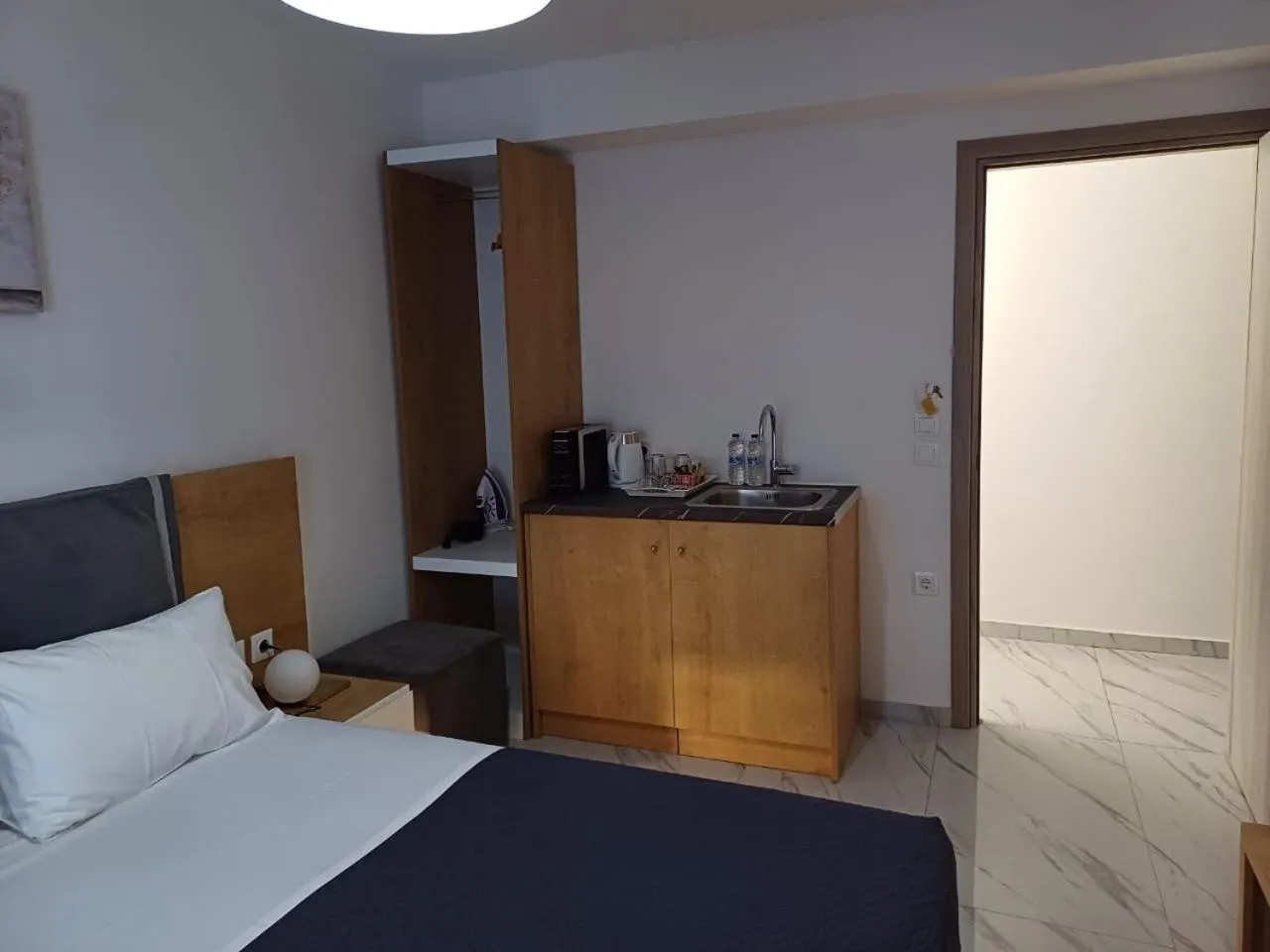 Bedroom, Bed in Deluxe City Hotel