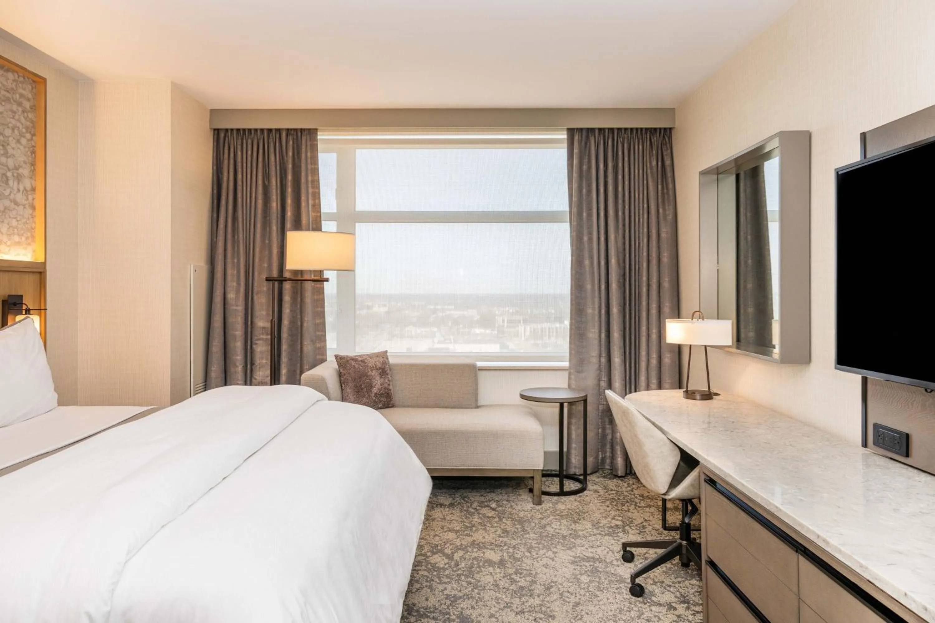Photo of the whole room, Bed in The Westin Chicago Lombard