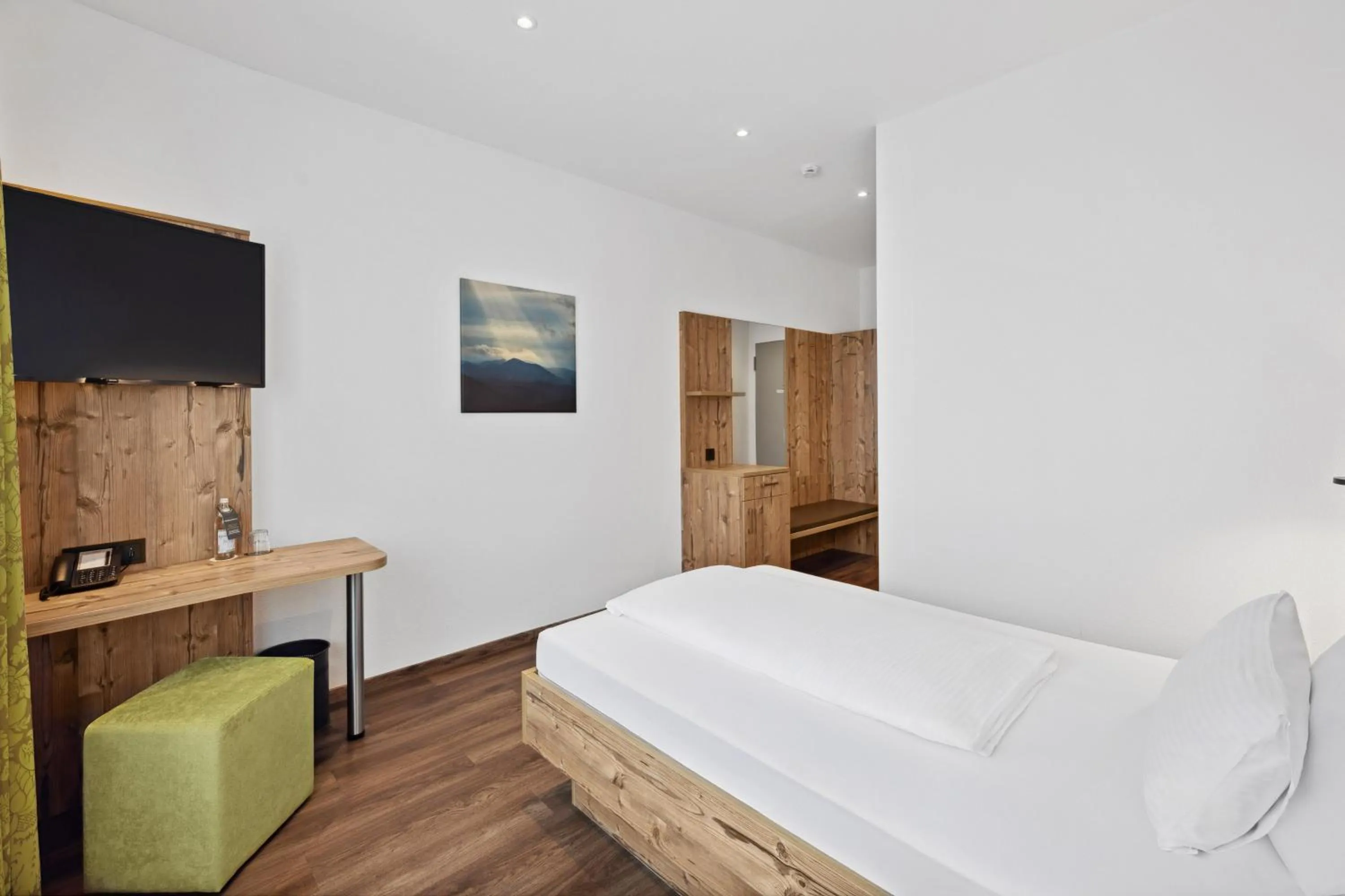 Bed in Hotel Zeppelin