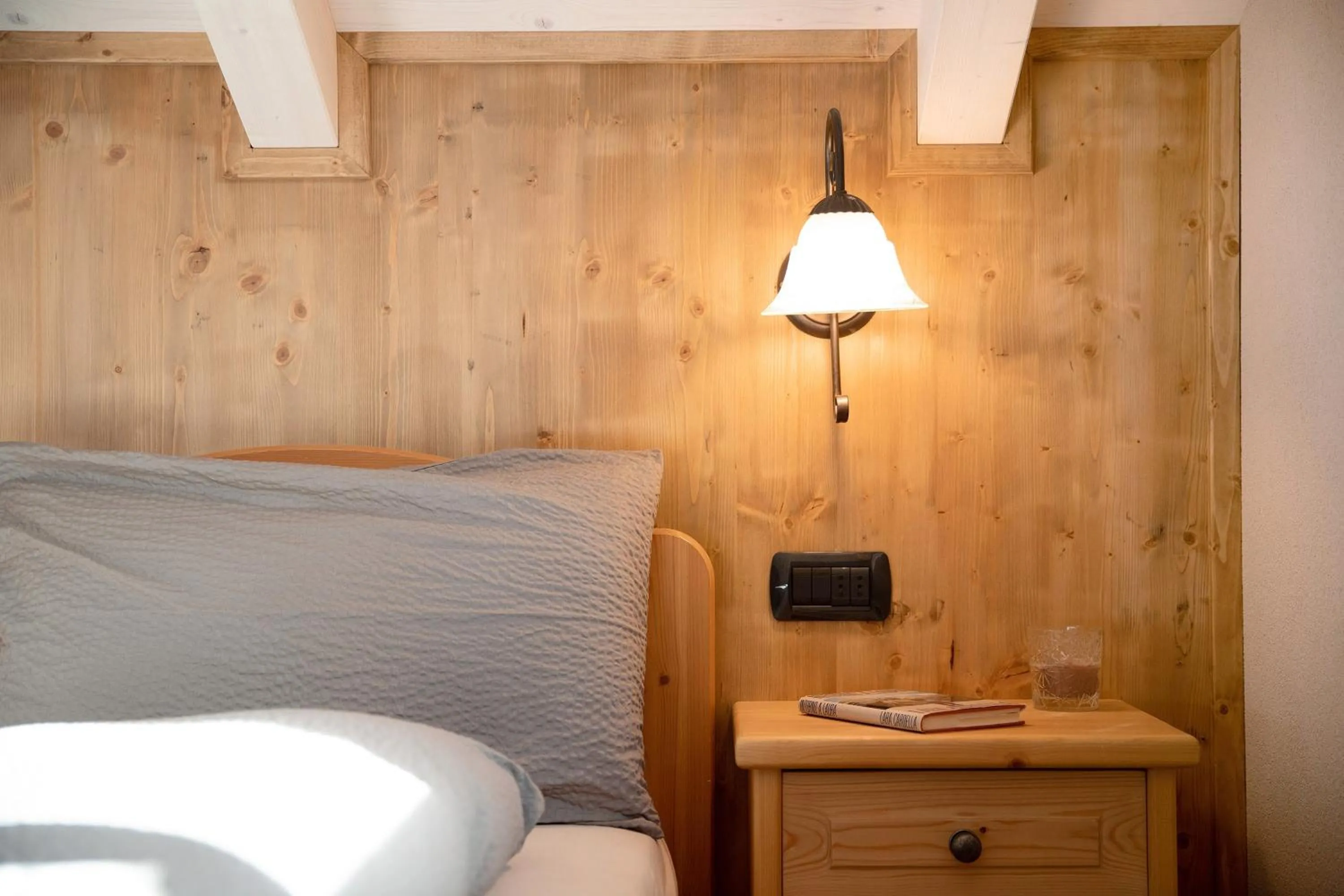 Living room, Bed in Appartamento Livigno