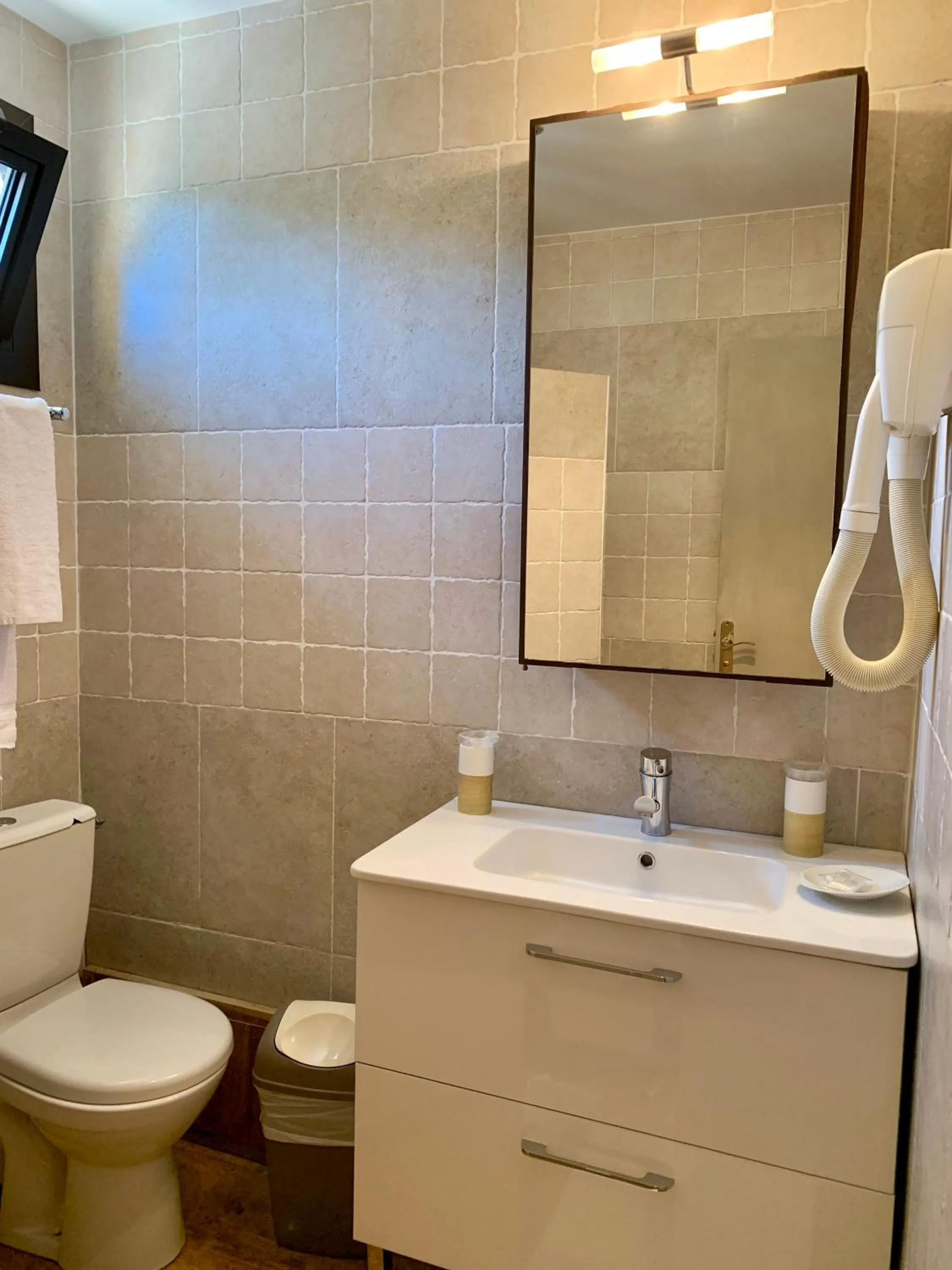 Shower in A Pasturella