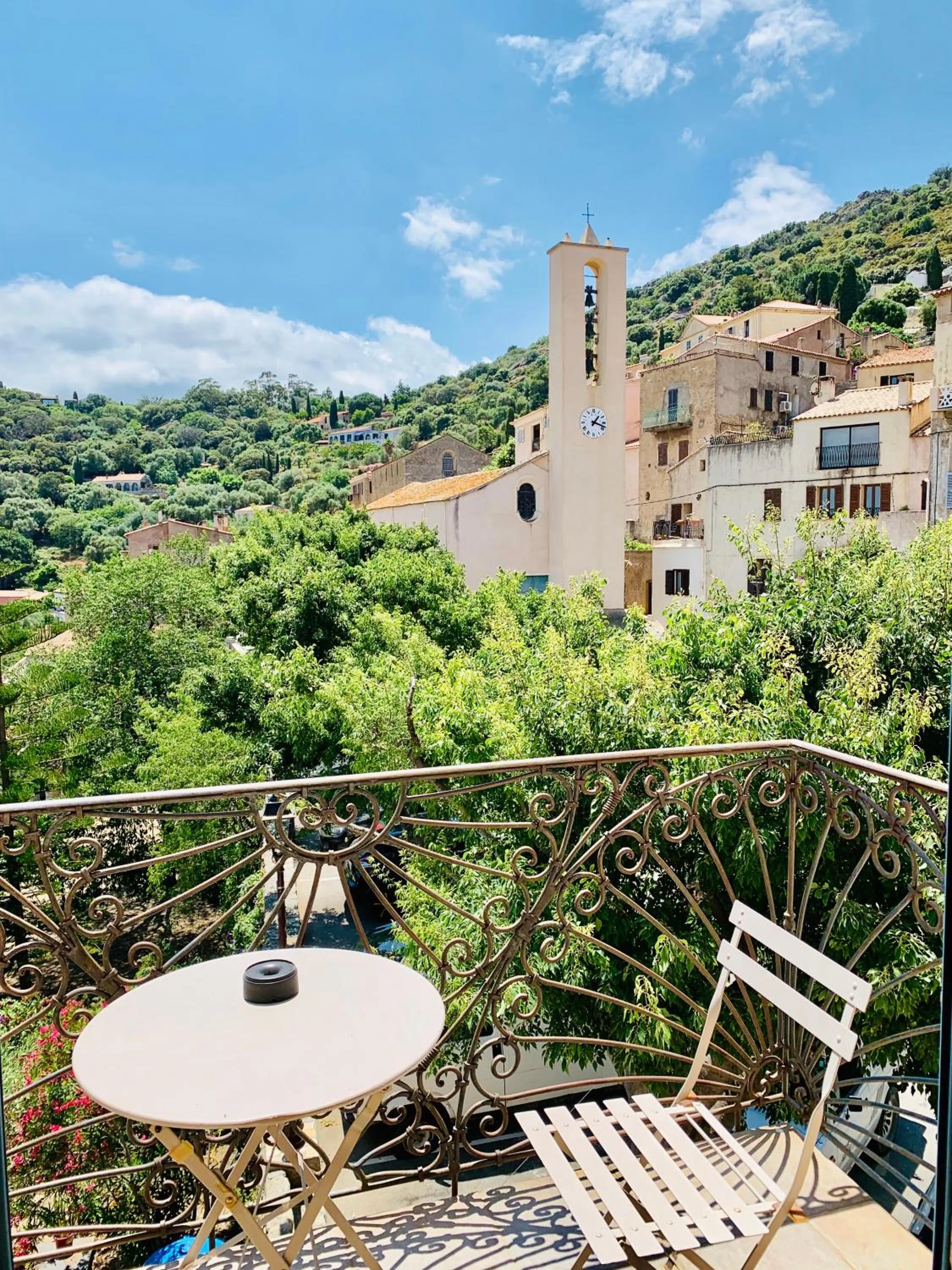 Nearby landmark in A Pasturella