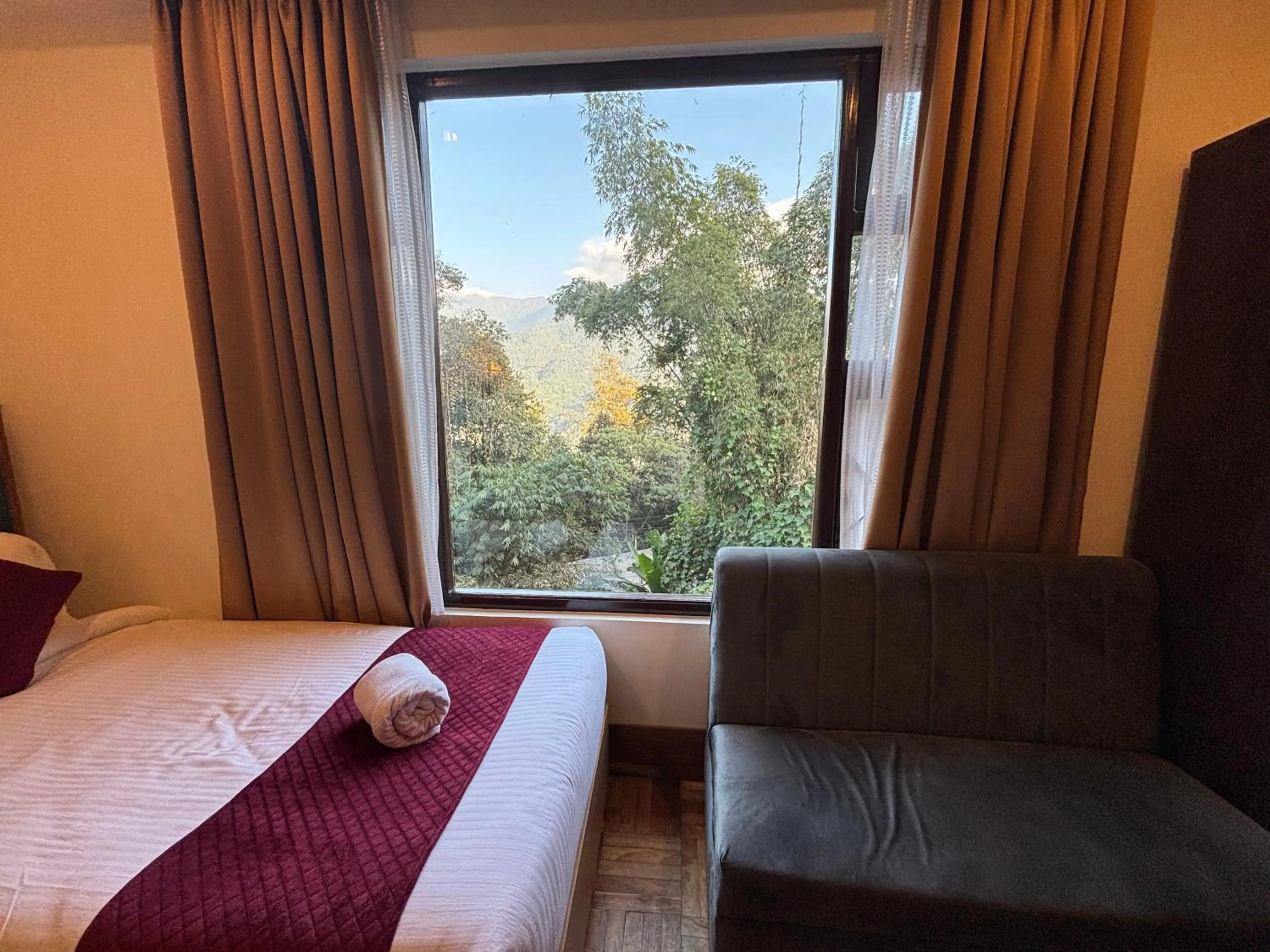 View (from property/room), Bed in Kunden Fortune Resort Gangtok Near MG Marg