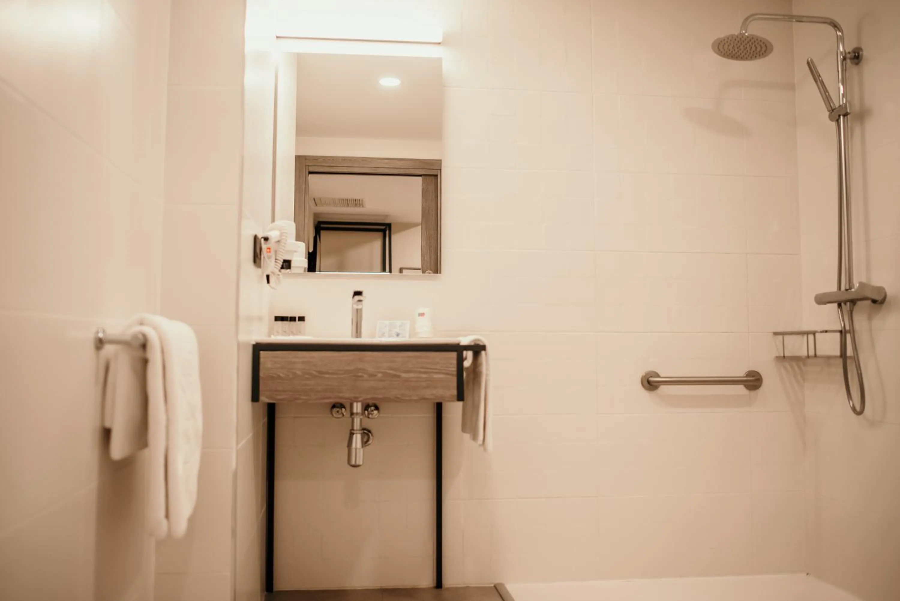 Bathroom in Hotel Lux Melide