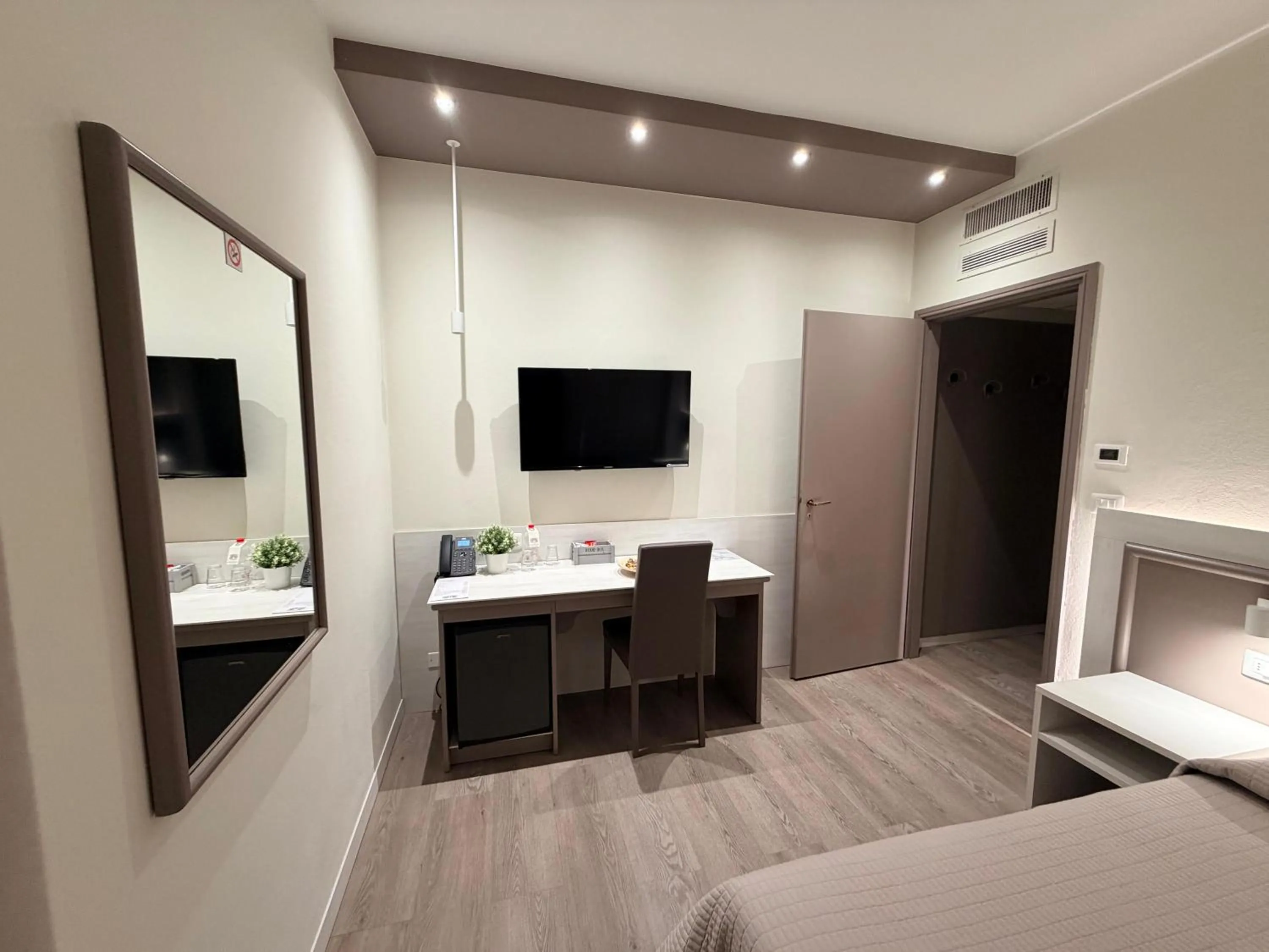 Bed in Confidence Hotel Europa