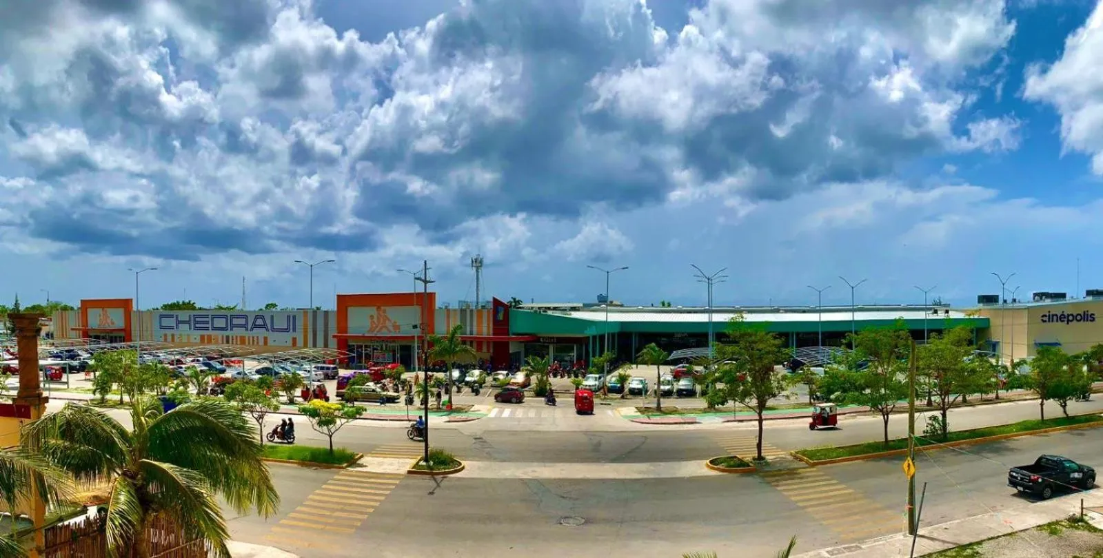 People in Hotel Bello Caribe Express