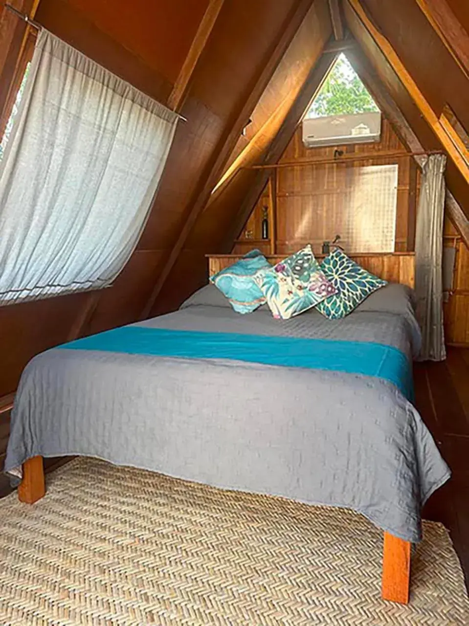 Shower, Bed in El Búho Lagoon Bacalar Shower, Bed in El Búho Lagoon Bacalar