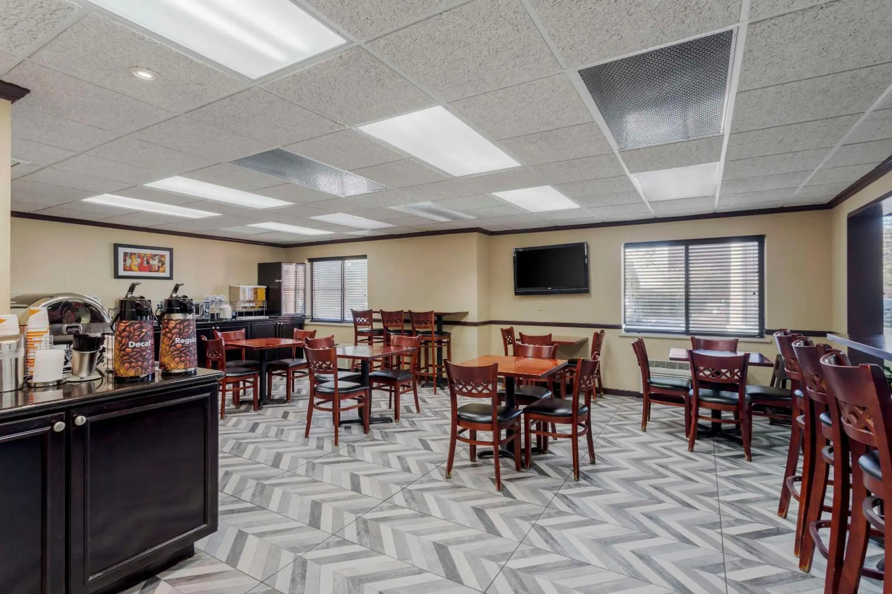 Breakfast in Comfort Inn & Suites Brentwood - Nashville Breakfast in Comfort Inn & Suites Brentwood - Nashville